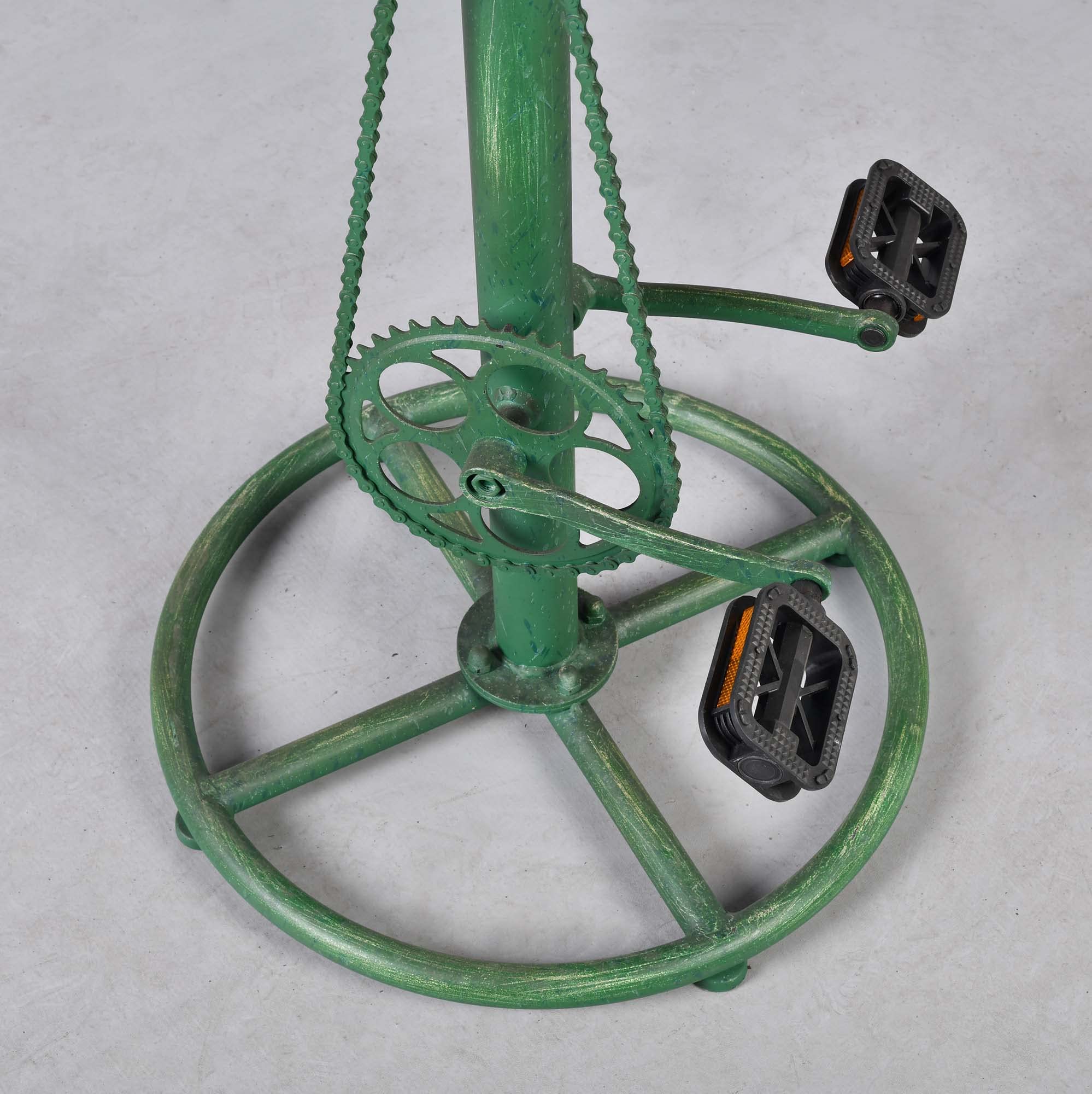 Taburete de bar vintage para bricolaje, cadena de bicicleta, pedal de hierro, retro, industrial, altura ajustable, diseño de rueda de bicicleta, juego de 2 sillas de barra verde antiguo 6