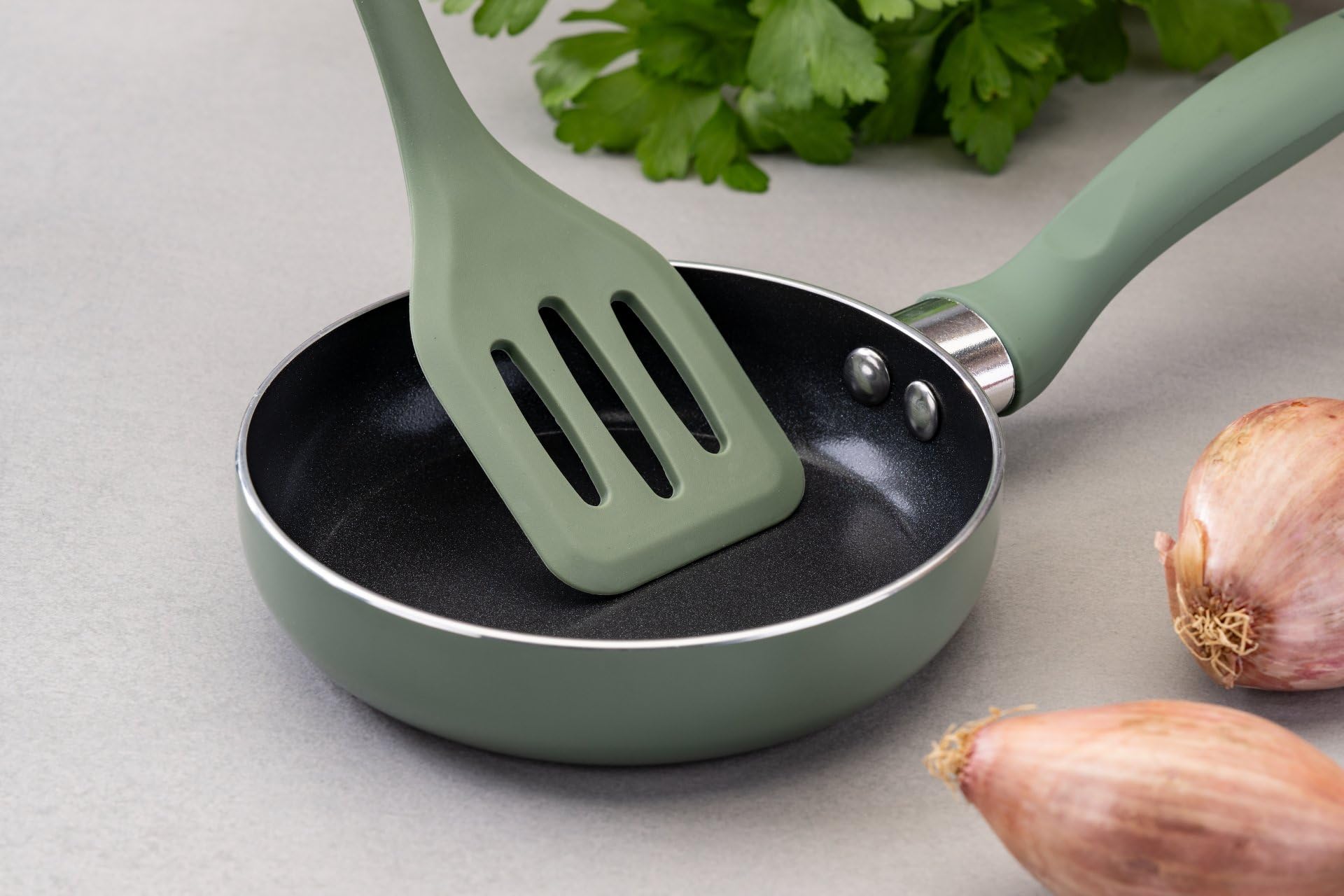 Fackelmann Mini Cook Set de Utensilios de Cocina Infantiles, incluye Wok, Sartén 12 cm y Espátula Ranurada