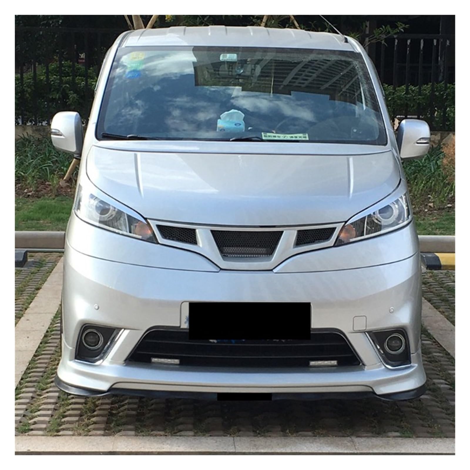 Amazon | 日産 NV200 2010-2018 年フロントセンターレーシンググリル