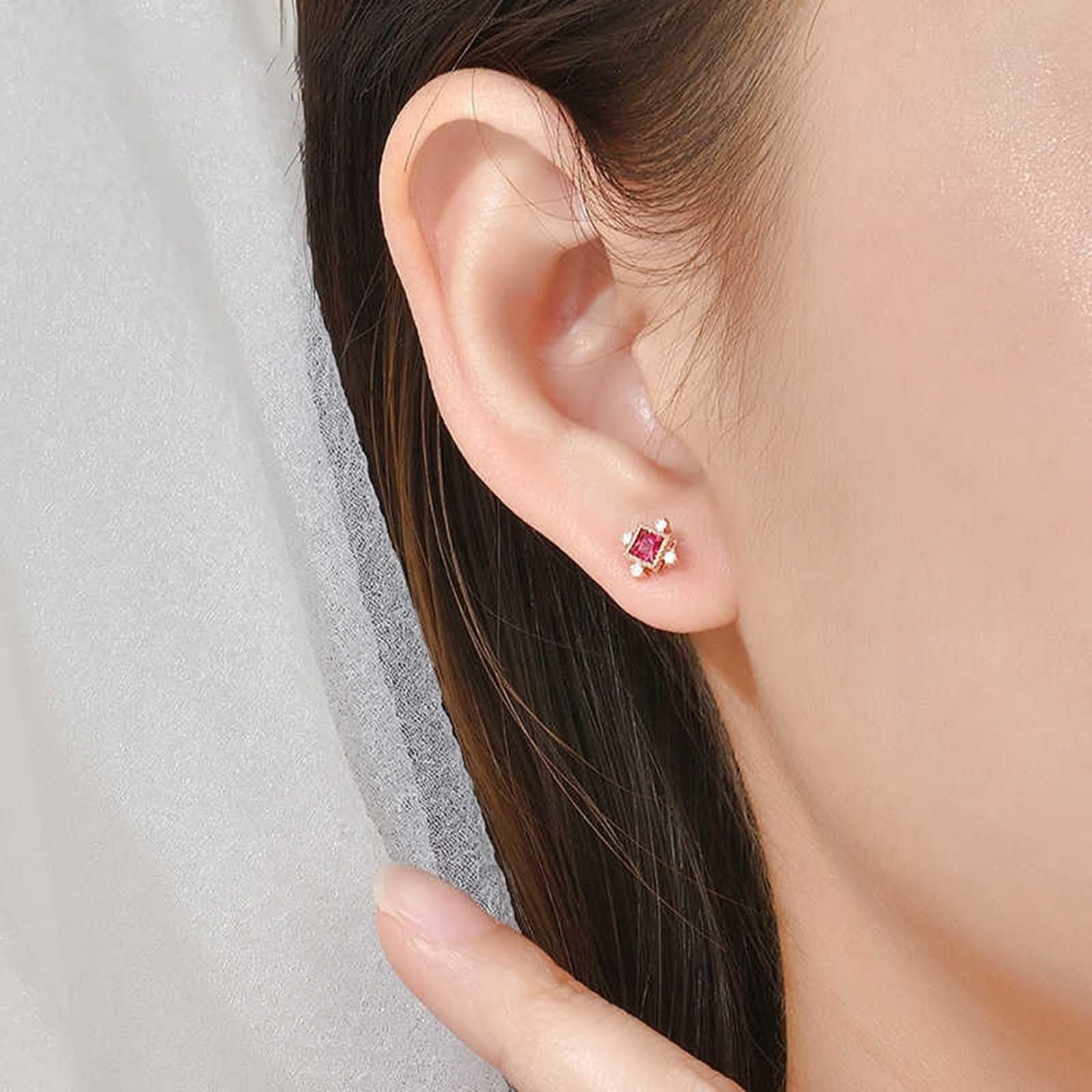 Pendientes de tuerca vintage con rubí rojo de 0,3 quilates y oro rosa de princesa