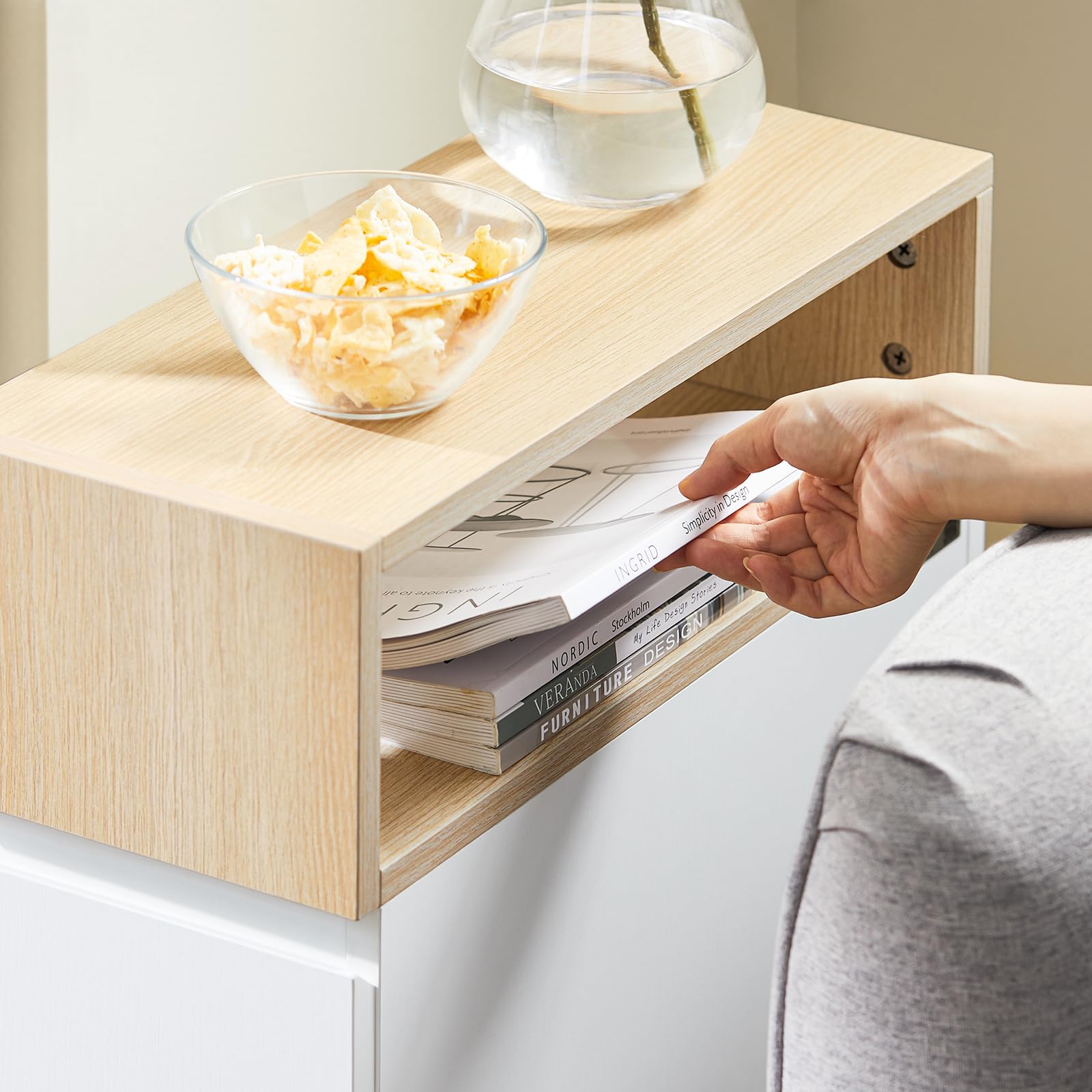 SoBuy Mesita Auxiliar Estrecha con Ruedas y 2 Cajones - Mesita de Noche Móvil para Dormitorio/Salón, Mueble con Ruedas Blanco Natural 50x20x61cm FBT155-WN