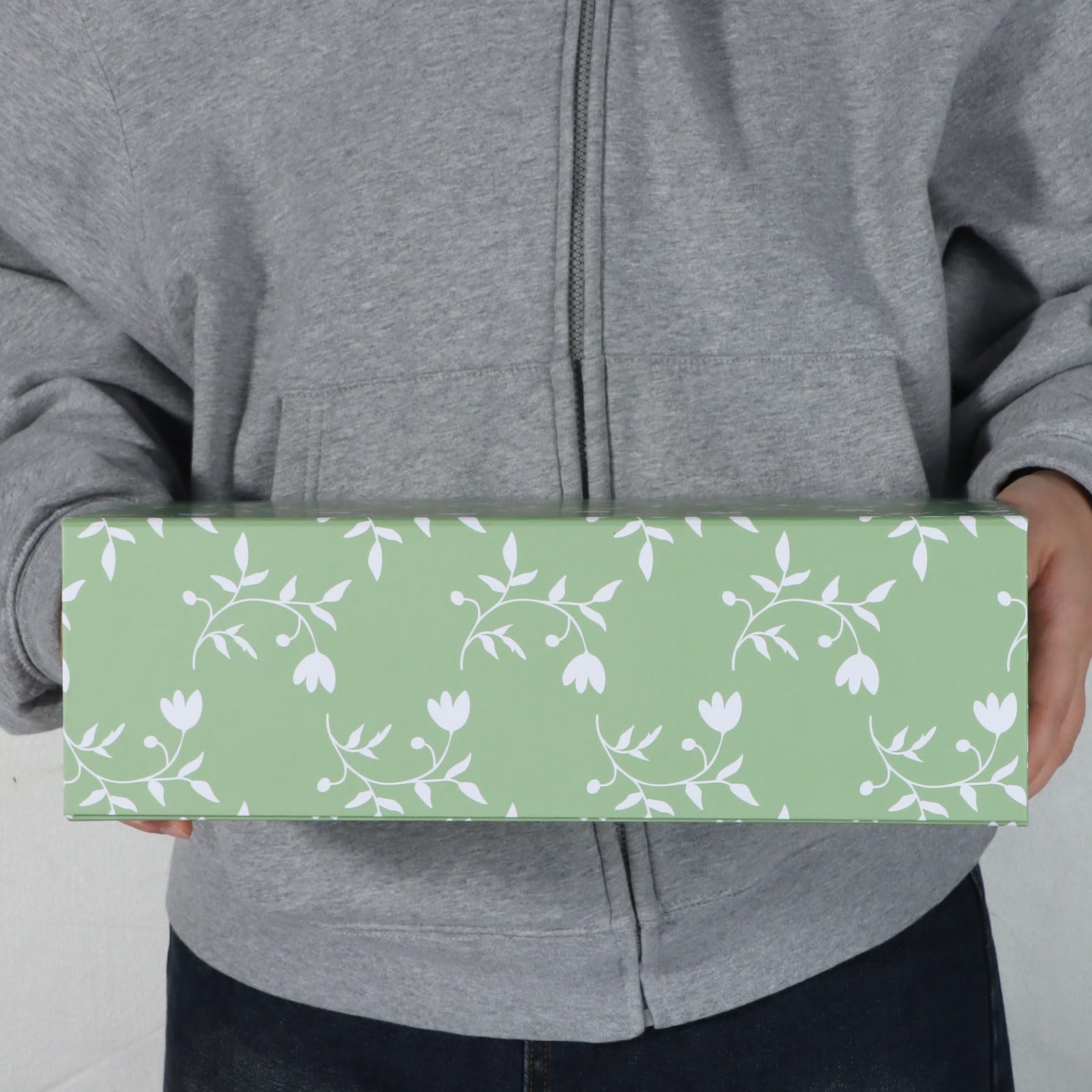 LFBOX Green Leaves Gift Box with Magnetic Lids 13.8x8.3x4.4 in, Large Bridesmaid Proposal Boxes, Rectangle Wedding Decorative Storage Box 1 Pack