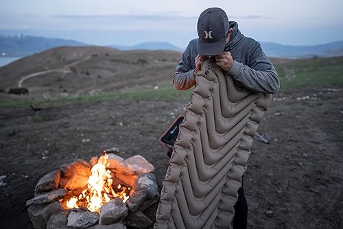 Miniatura 4 de KLYMIT Static V - Colchoneta inflable ligera para dormir, cómoda, fácil de inflar, colchón de aire para camping para mochileros y senderismo, color