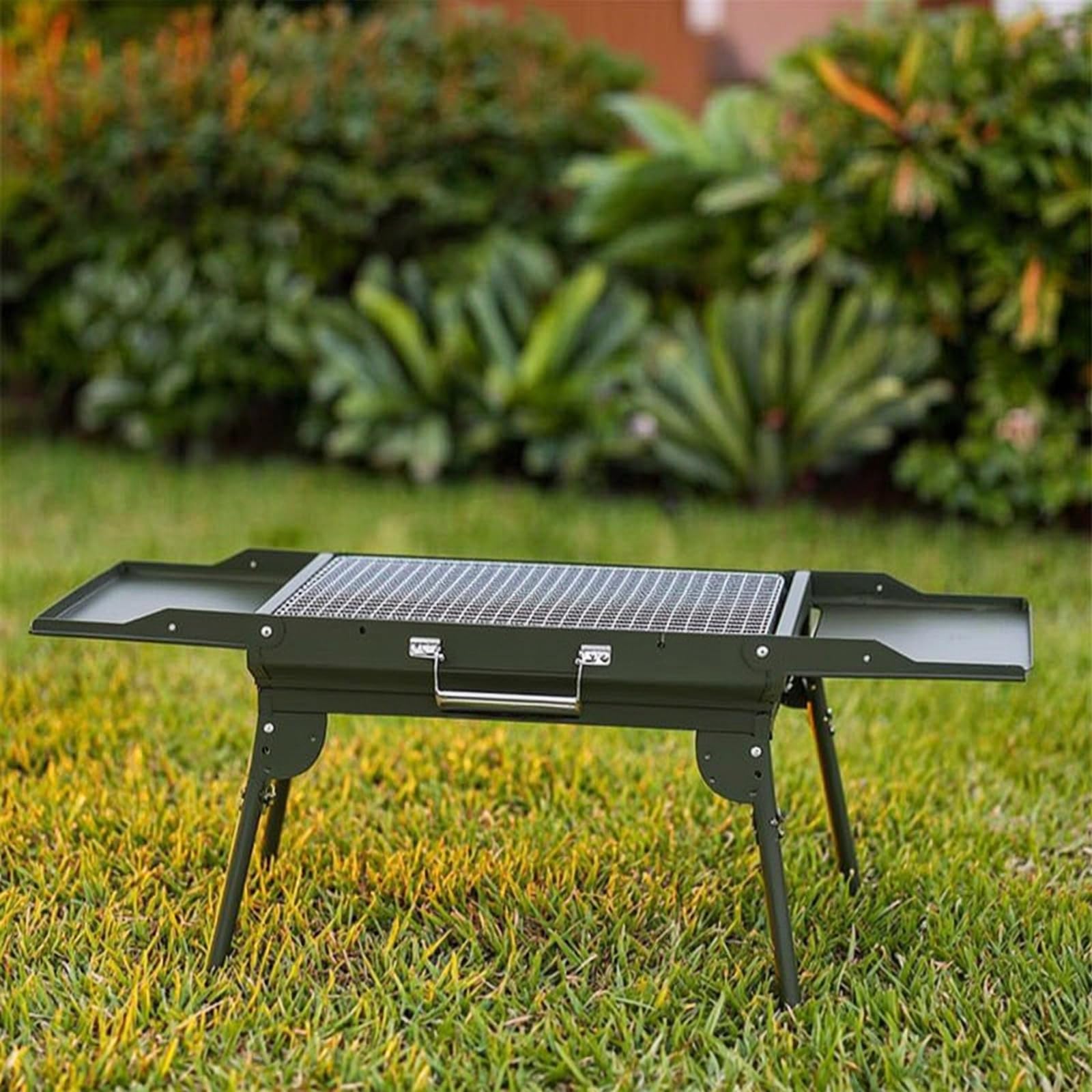 Gralara Barbecue a Carbone Pieghevole Co Barbecue Portatile con Ripiani Robusto Griglia Pieghevole con Maniglia per Campeggiatori, Famiglie, Picnic, Verde Militare, 82 30 35 Cm