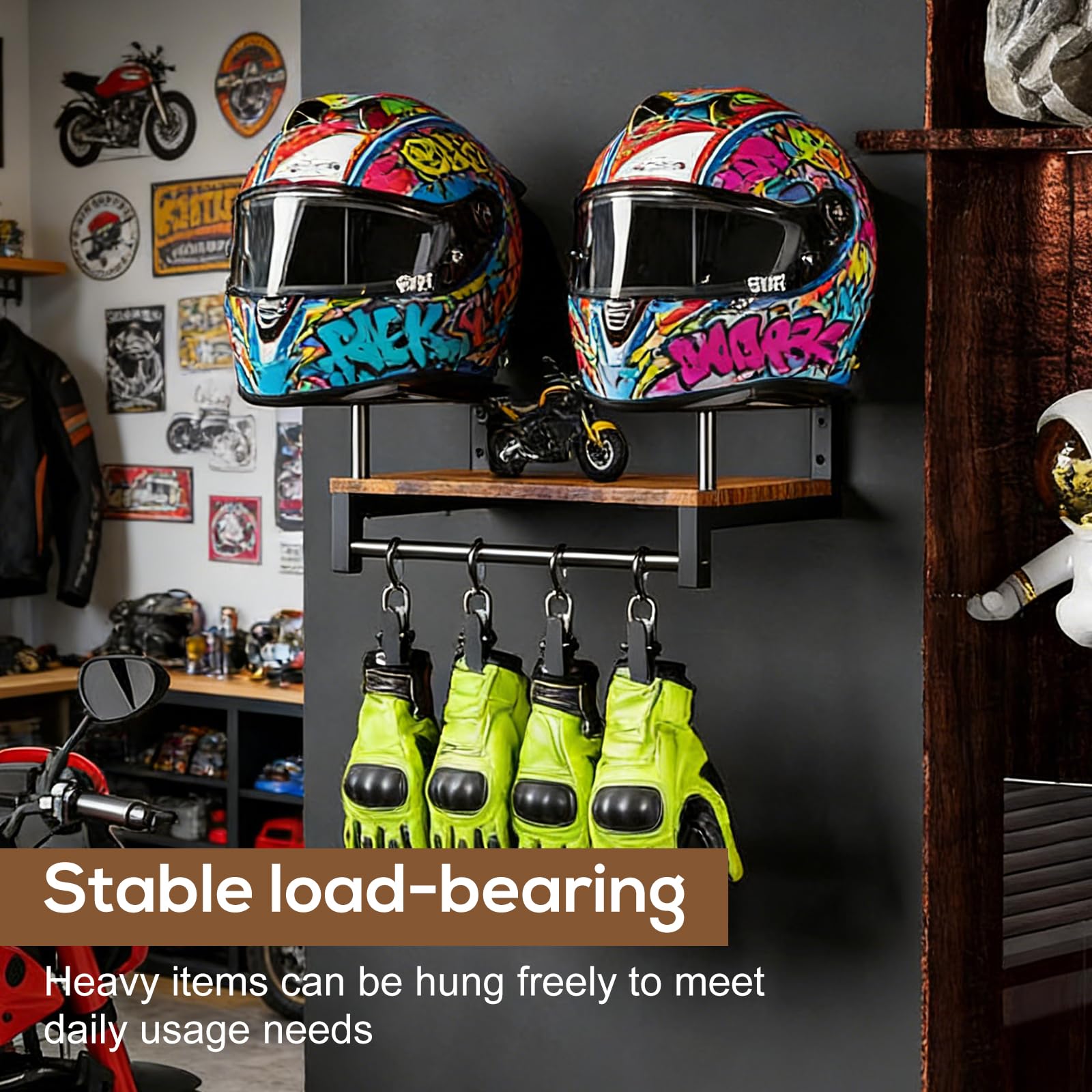 GOMETY Porte Casque Moto Mural avec Étagère en Bois, Support Rétro pour 2 Casques, Rangement Multifonction avec 4 Clips pour Gants, Veste et Accessoires Moto, Vélo et Football
