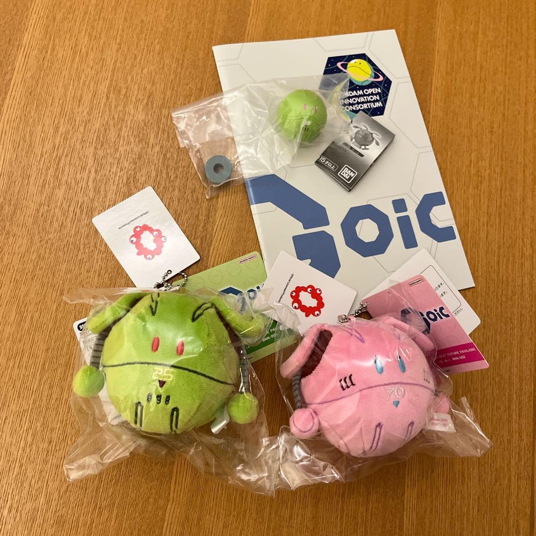 万博 GUNDAM ピンズセット ガンダム&ジオング イークス & ポー