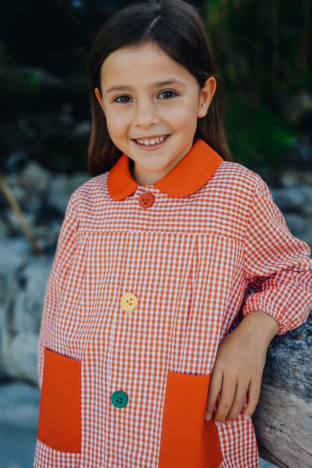 ESCOLAIN Red Gingham School Smock - Reinforced Collar, Large Easy-Fasten Button & 2 Pockets - Image 3