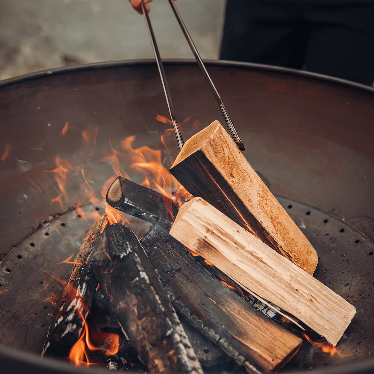 höfats - Pince à feu - Couverts de cheminée pour une manipulation sûre du bois de chauffage - Peut également servir de pince à barbecue - acier inoxydable