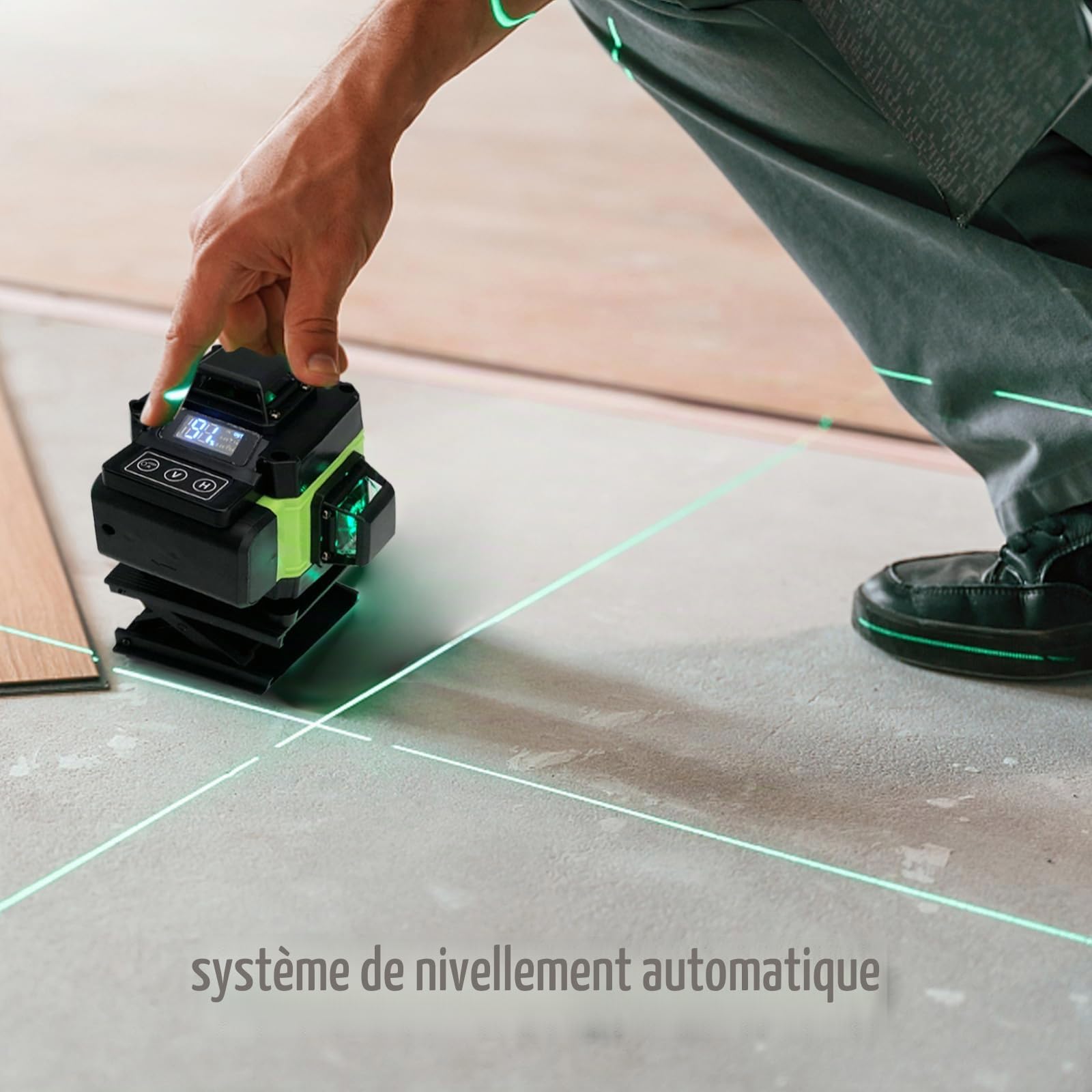 Laser en croix avec trépied, niveau laser 16 lignes, niveau IP54, niveau à bulle 360°, auto-nivelant, trépied de 1,5 m, batterie 2400 mAh, pour la pose de carreaux de sol (green)