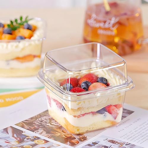 Miniatura 5 de Zezzxu Paquete de 50 tazas de postre de plástico de 8 onzas con tapas y tenedores, tazas cuadradas de parfait con cucharas, recipientes para