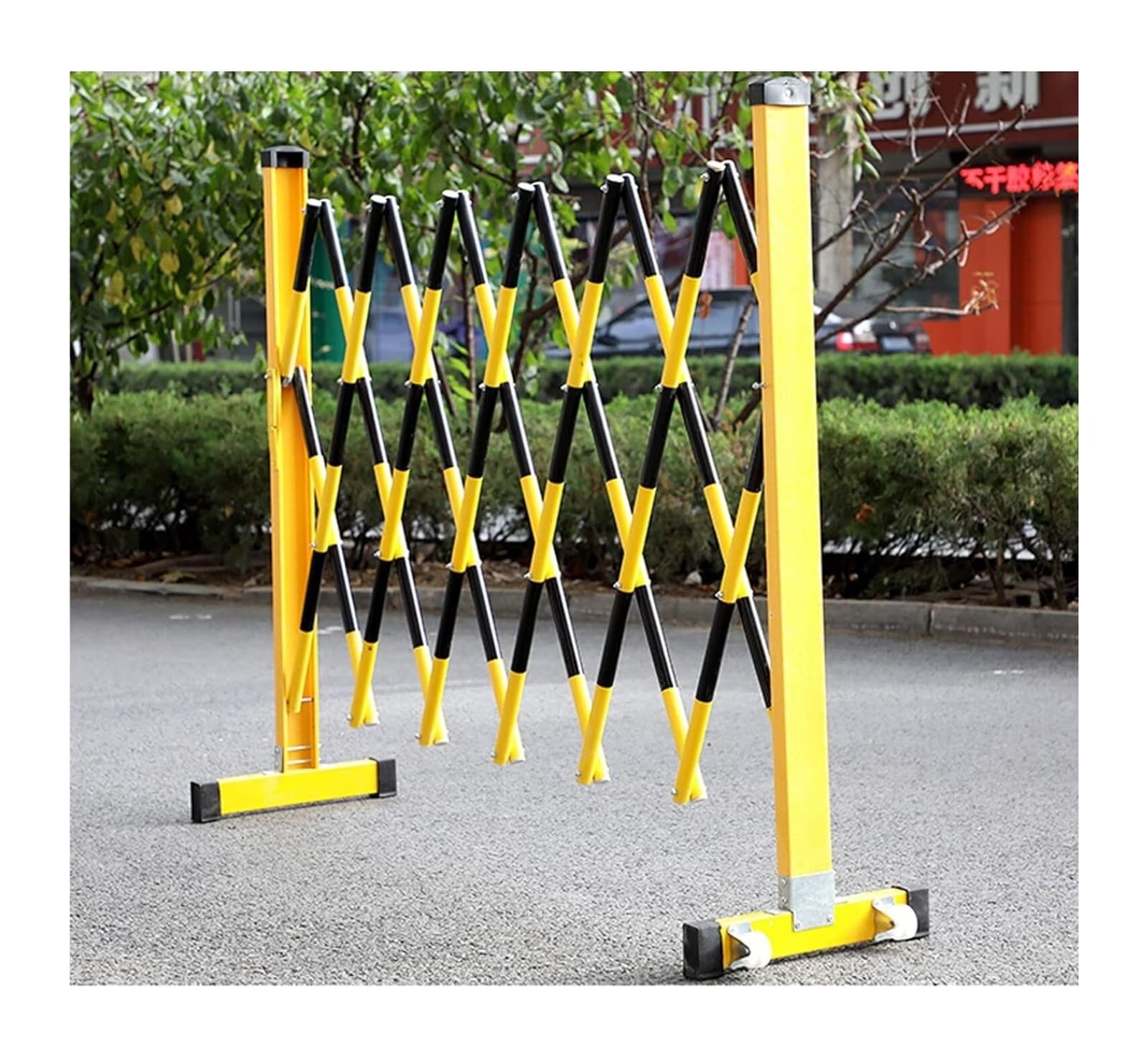Barrière de sécurité pour bâtiments extensible pour bloquer l'accès aux zones de travaux