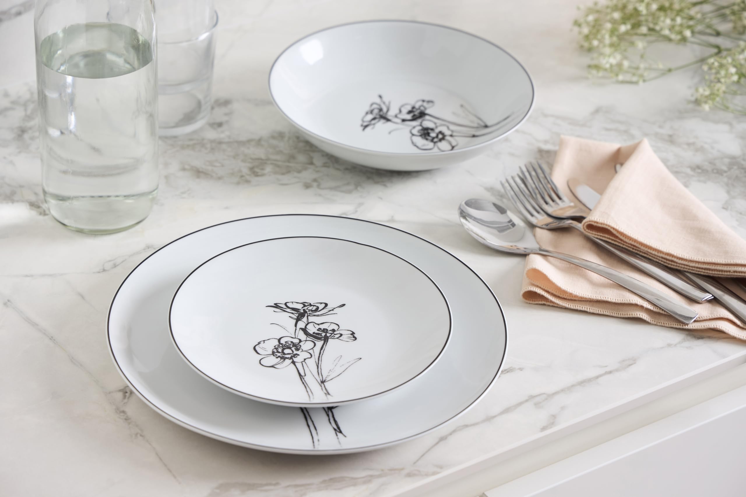 Delys 545959 Service de Table en Porcelaine de 18 pièces pour 6 Personnes - Assiettes Plates, Assiettes Creuses, Assiettes à Dessert - Décor THE FLORAL, Blanc