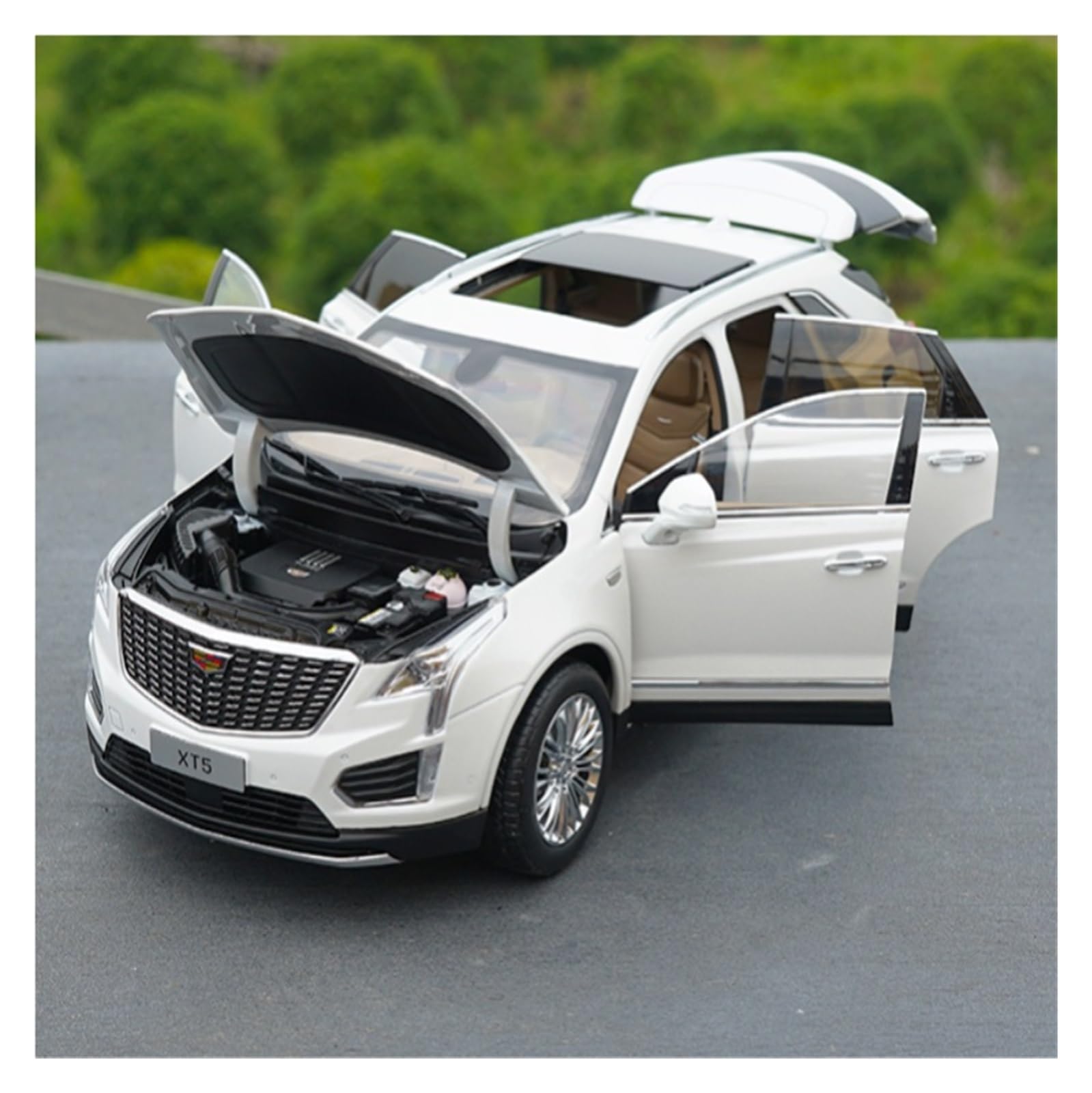 Amazon.co.jp: ミニカー スケールモデルカー 1/18 キャデラック Xt4