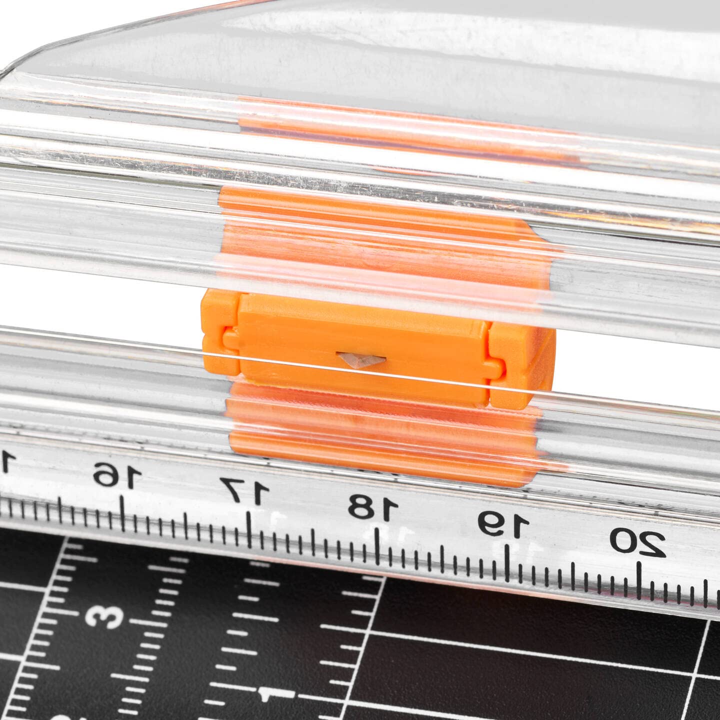 Fiskars Gilotyna do papieru, A4, Z ostrzem ze stali nierdzewnej pokrytej tytanem, Przyjazna dla środowiska, SureCut, 1004639