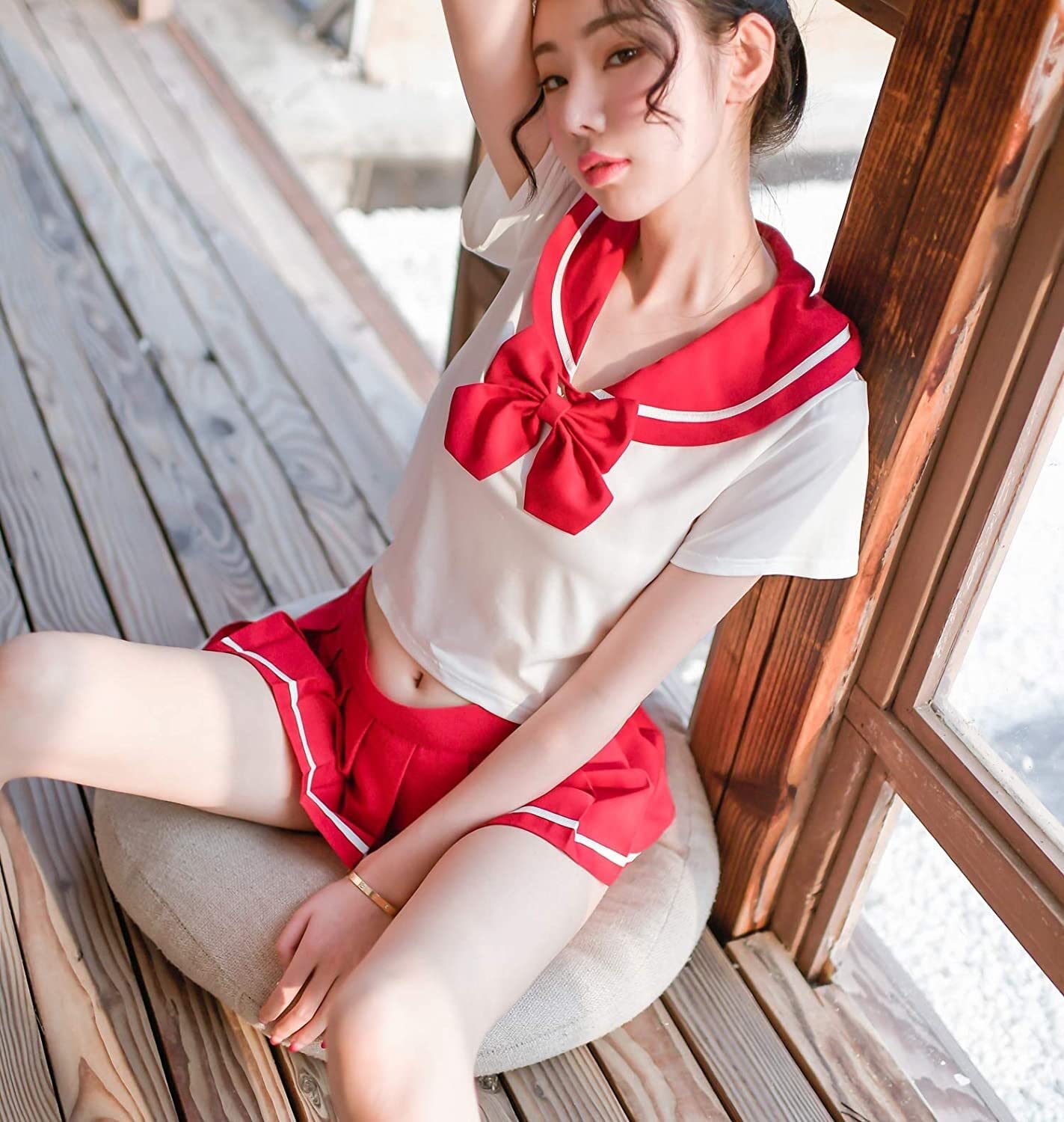 Amazon.co.jp: プリーツスカートと日本の女子高生ランジェリーアニメ