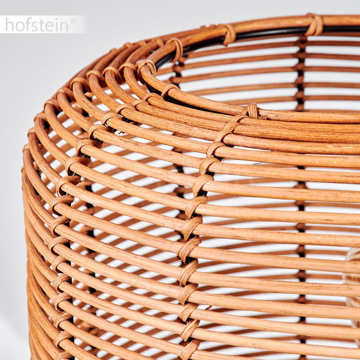 Tischleuchte Mulstrand, moderne Boho Tischlampe aus Metall/Rattan in Schwarz/Natur, Nachttischlampe mit Schirm in Gitter-Optik, An-/Ausschalter am Kabel und Lichteffekt, 2 x E27, ohne Leuchtmittel