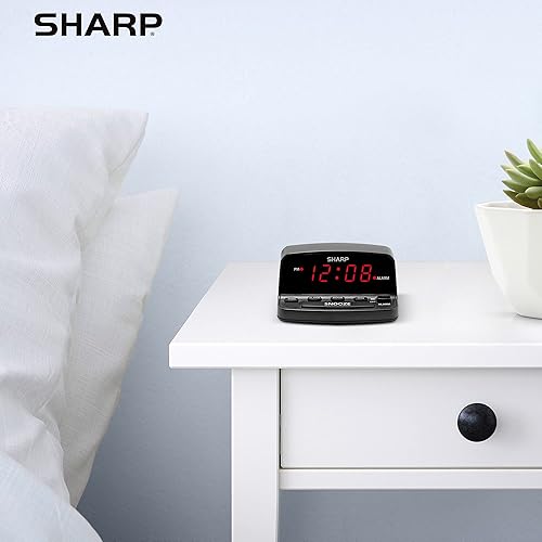 Miniatura 6 de Sharp Reloj despertador digital con controles de estilo de teclado, respaldo de batería, fácil de usar con operación simple, caja negra con pantalla
