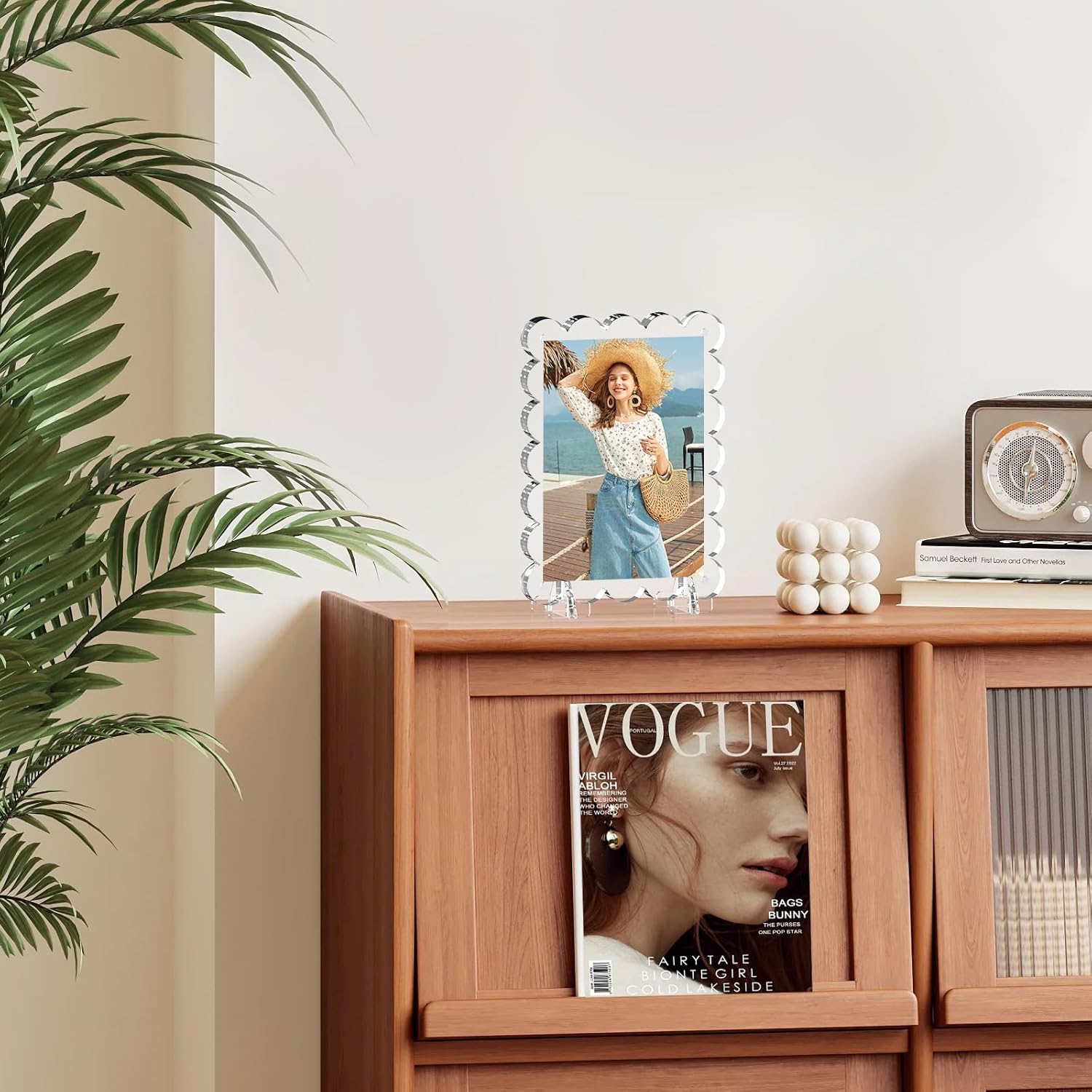 5x7 Acrylic Picture Frames 3 Pack Magnetic Photo Frame with Stands, Double Sided Clear Picture Frames,10+10mm Thickness Scalloped Photo Frames for Home Office Decor Table Top Display