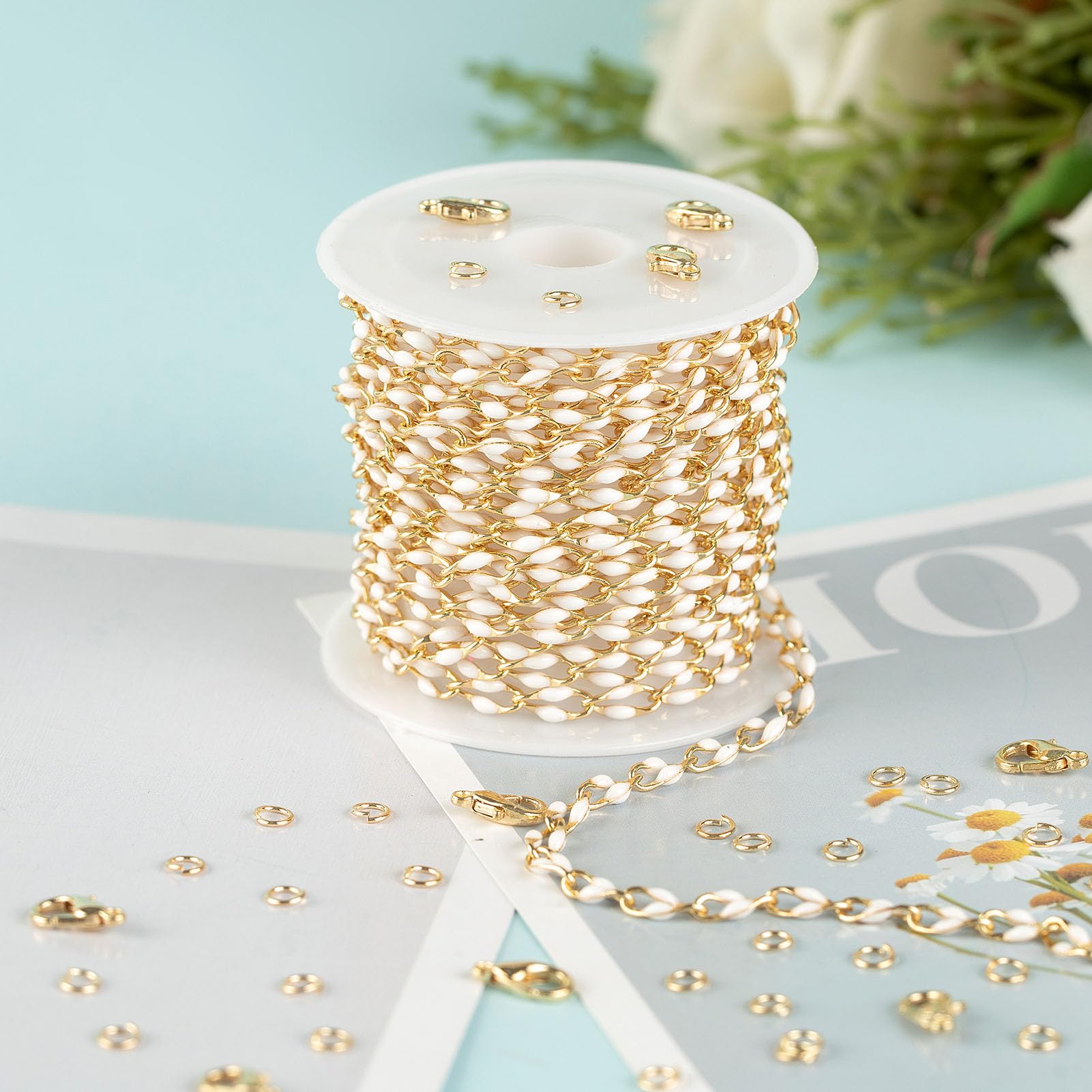 Catena smaltata bianca per personalizzare la collana fai da te, catena in ottone placcato oro da 2 metri con anelli aperti e chiusure a moschettone
