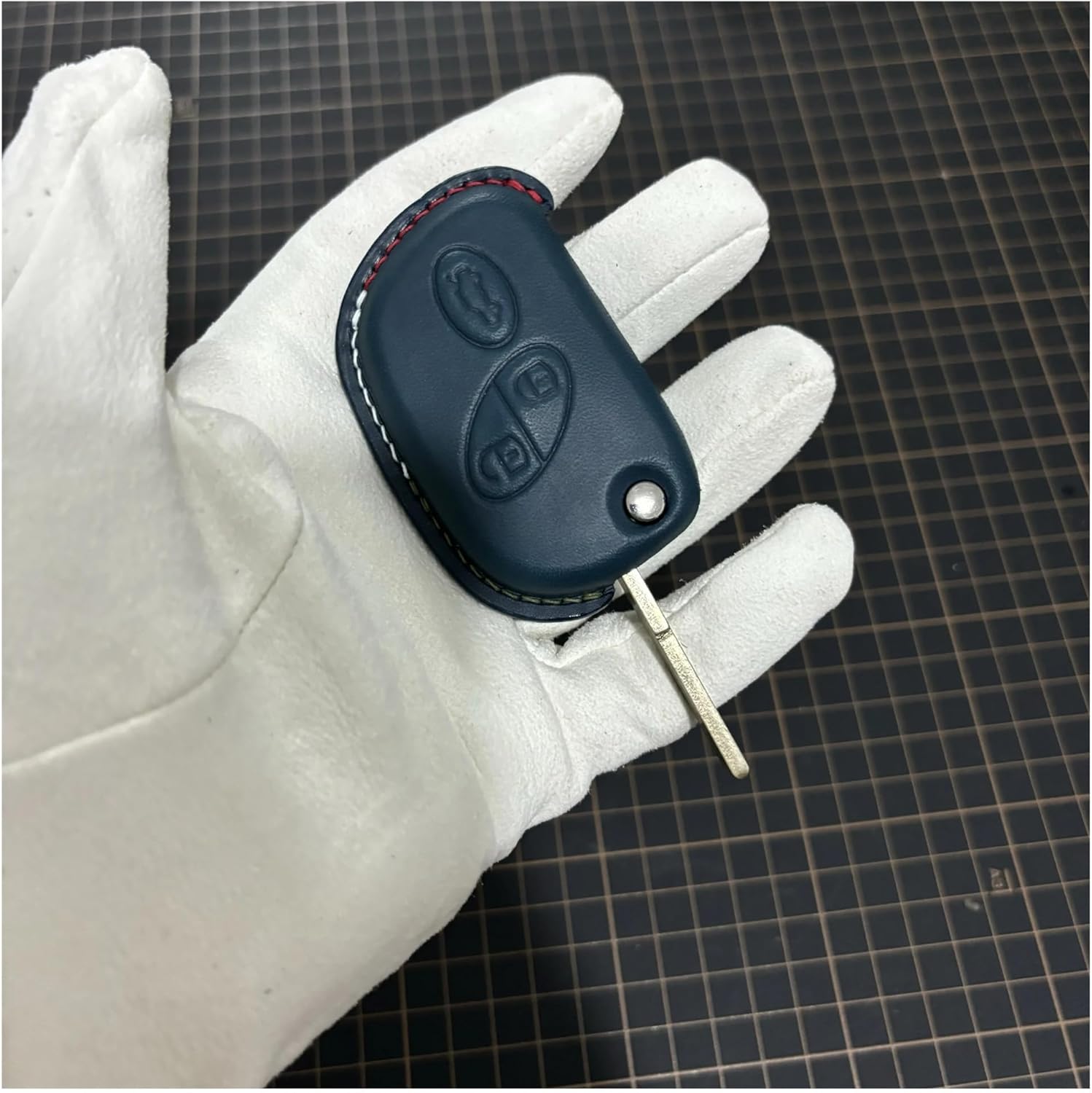 Compatible For Maserati/Ghibli/Levante/GranTurismo/GranCabrio Flip Folding Car Key Cover Case Fob 3 Button Keyring(Black)
