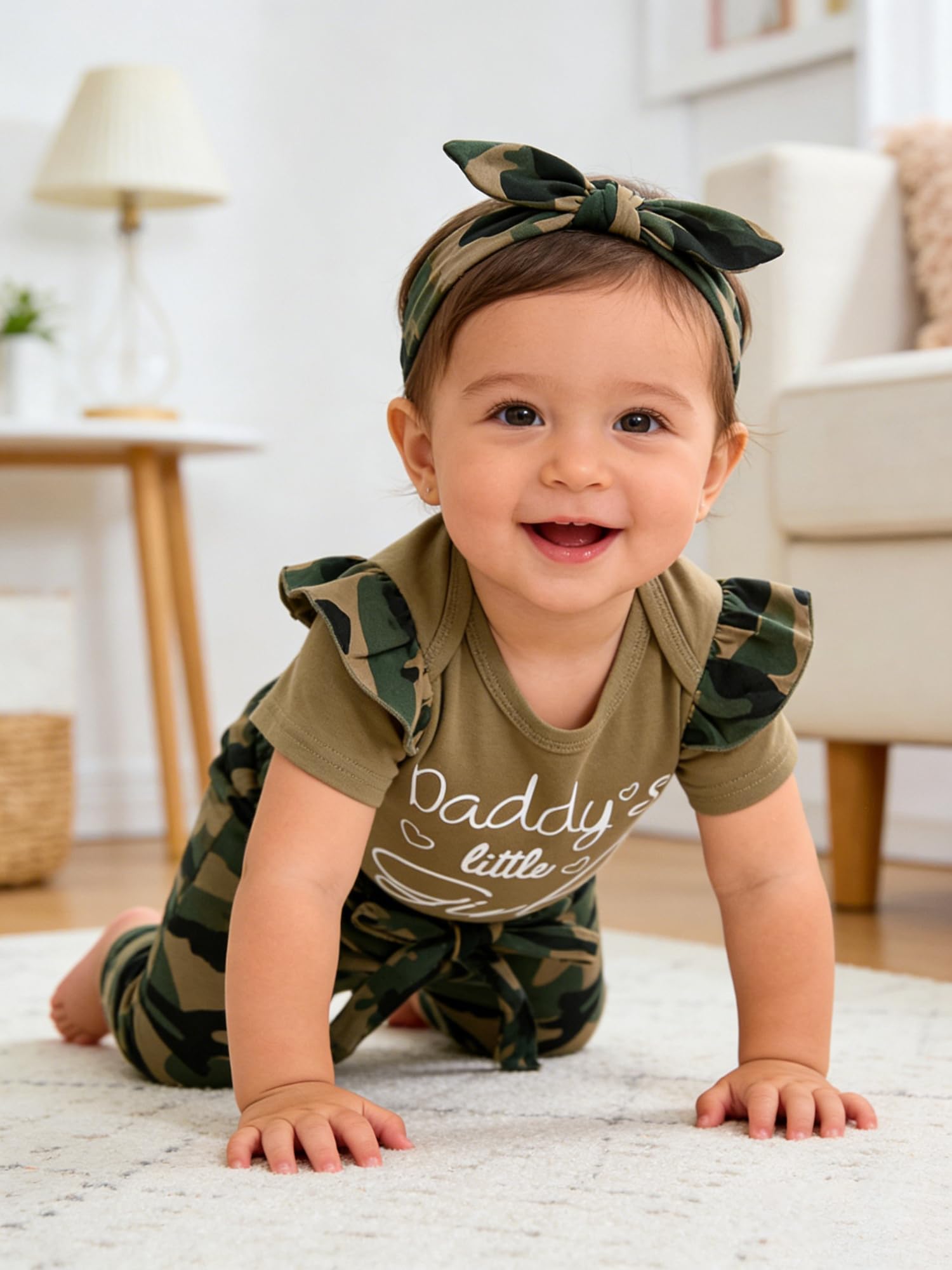 Set di vestiti per neonata con volant e pantaloni mimetici