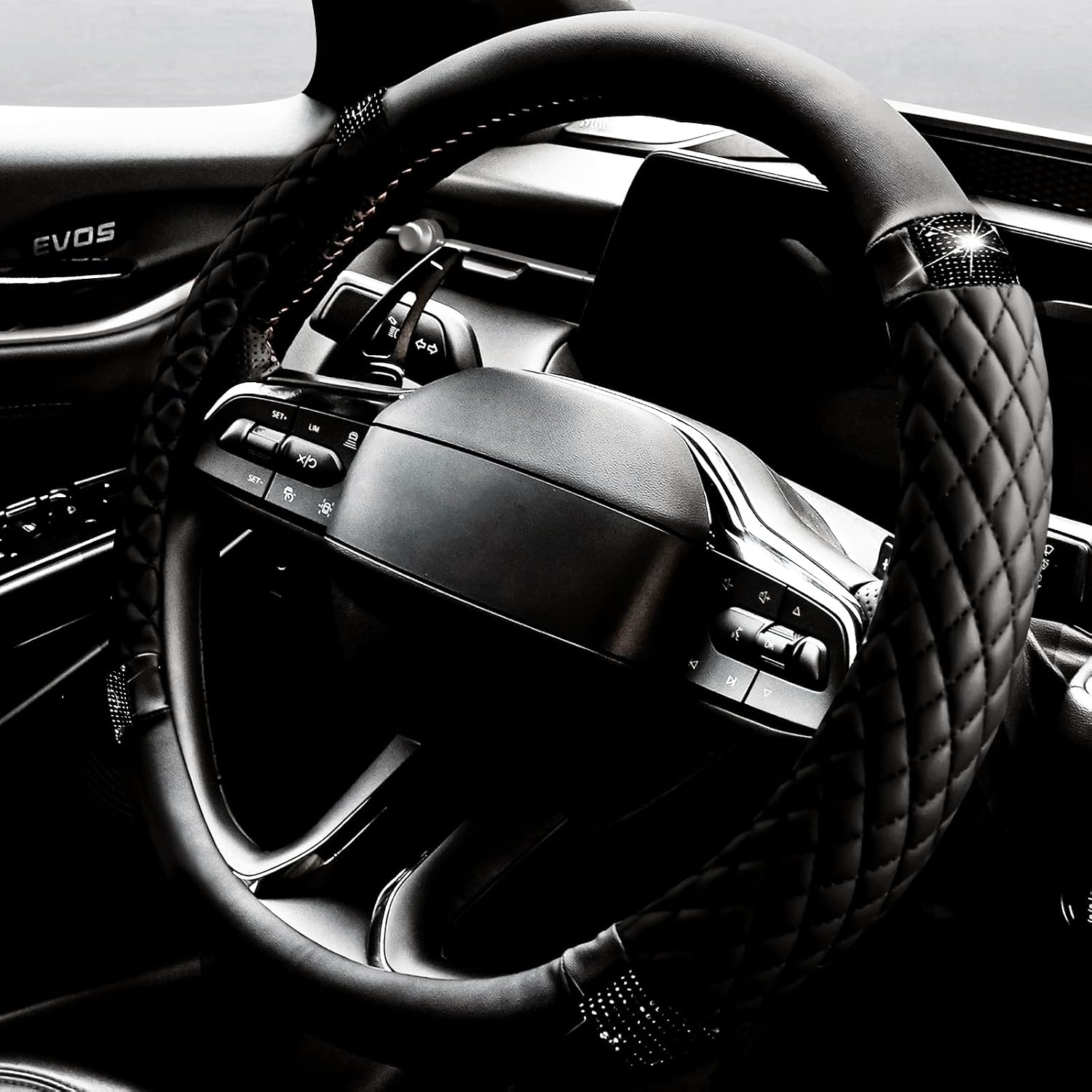 Didida Bling Steering Wheel Cover for Women Men Universal 15 Inch Diamond Crystal Car SUV Steering Wheel Protector (Black Leather with Black Diamond2, Standard Size[14.5"-15"])