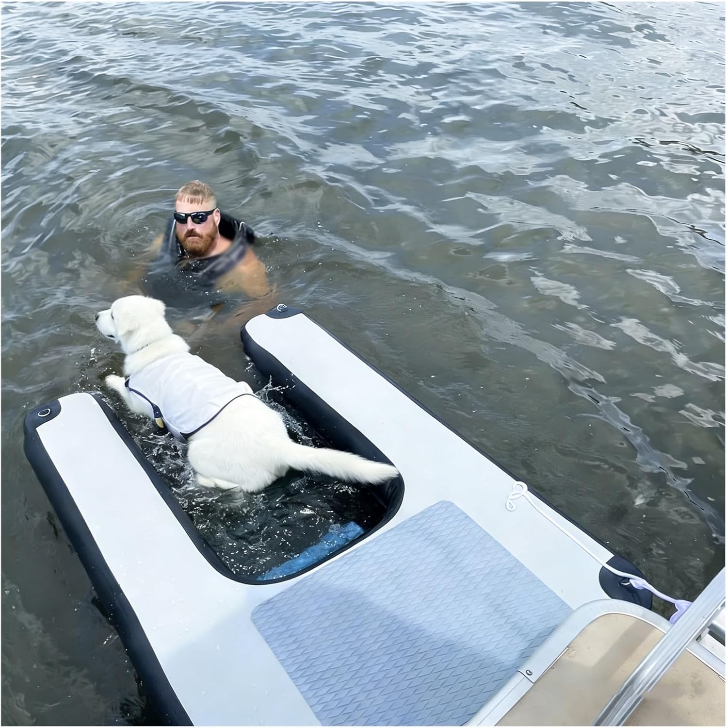 Inflatable Dog Water Ramp Load 231lbs, Reusable Dog Pool Ramps with Non-Slip EVA Pad & 4 D Rings & 3D Steps，Portable Dogs Water Ramp for Boat Dock Lake(Black)