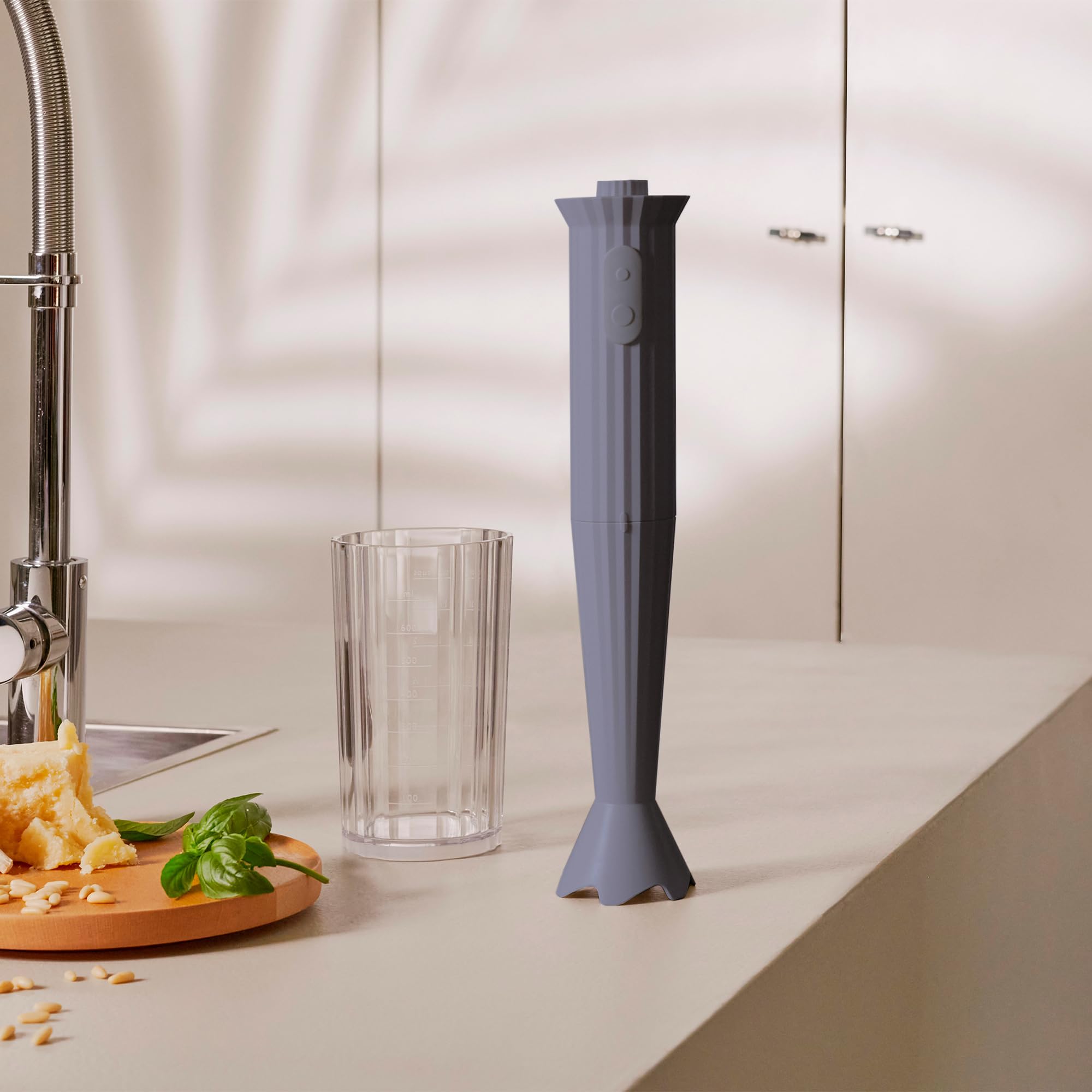 Alessi Plissé MDL10 G, Batidora de Inmersión de Diseño con Vaso Graduado, en Resina Termoplástica, Enchufe Europeo 500W, Gris