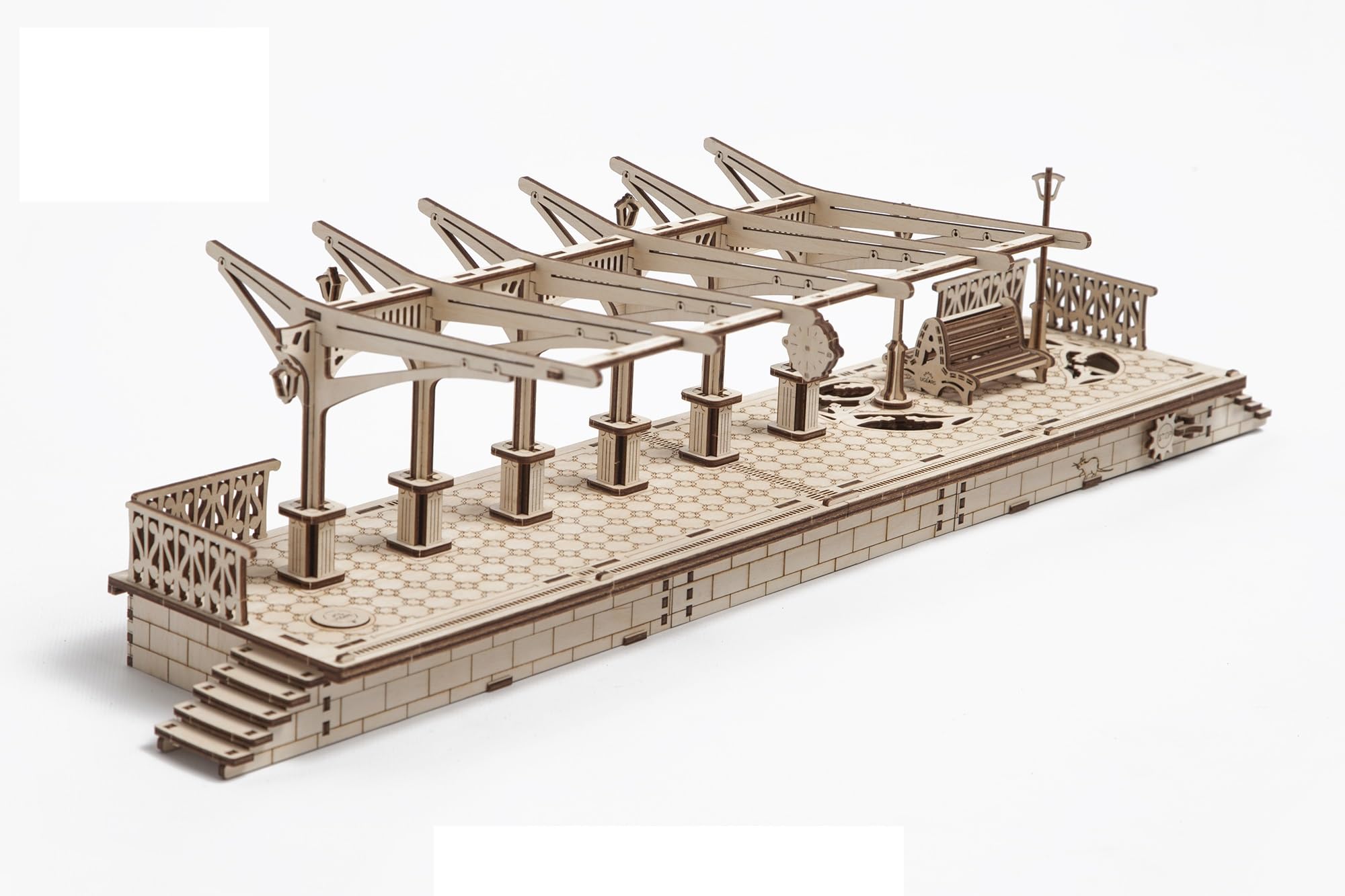 UGEARS Piattaforma di Trenino - Modellini da Costruire Kit 3d - Stazione Trenino Puzzle in Legno 3d - Costruire Modellismo - Rompicapo Adulti - Puzzle Tridimensionale - Costruzioni per Adulti