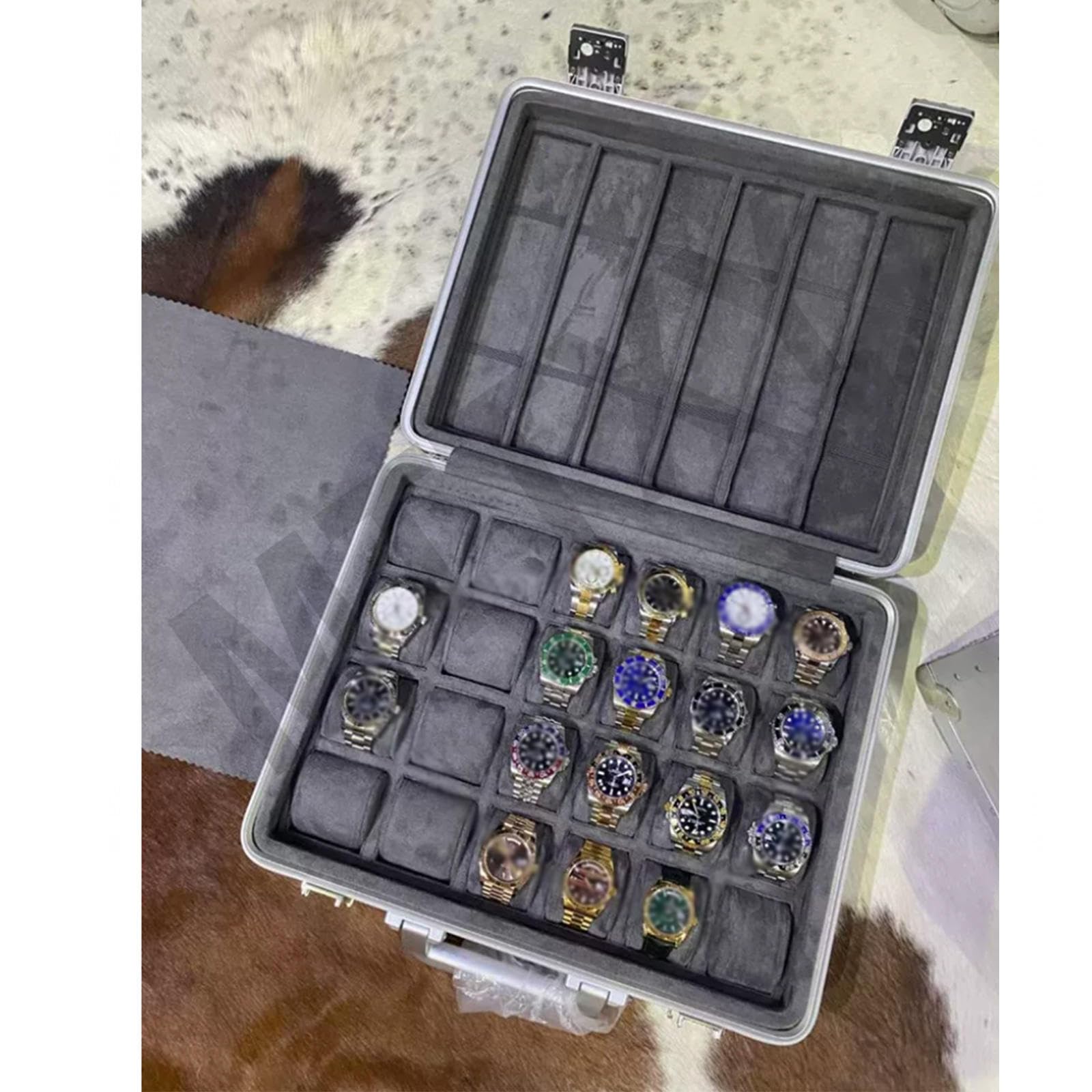 Pudełko na Zegarki 24+6, Aluminiowa Walizka do Podróży,Gray | Organizer na zegarki z wyjmowanymi tackami, miękkim wnętrzem i miejscem na paski, bransoletki oraz akcesoria.,Gray