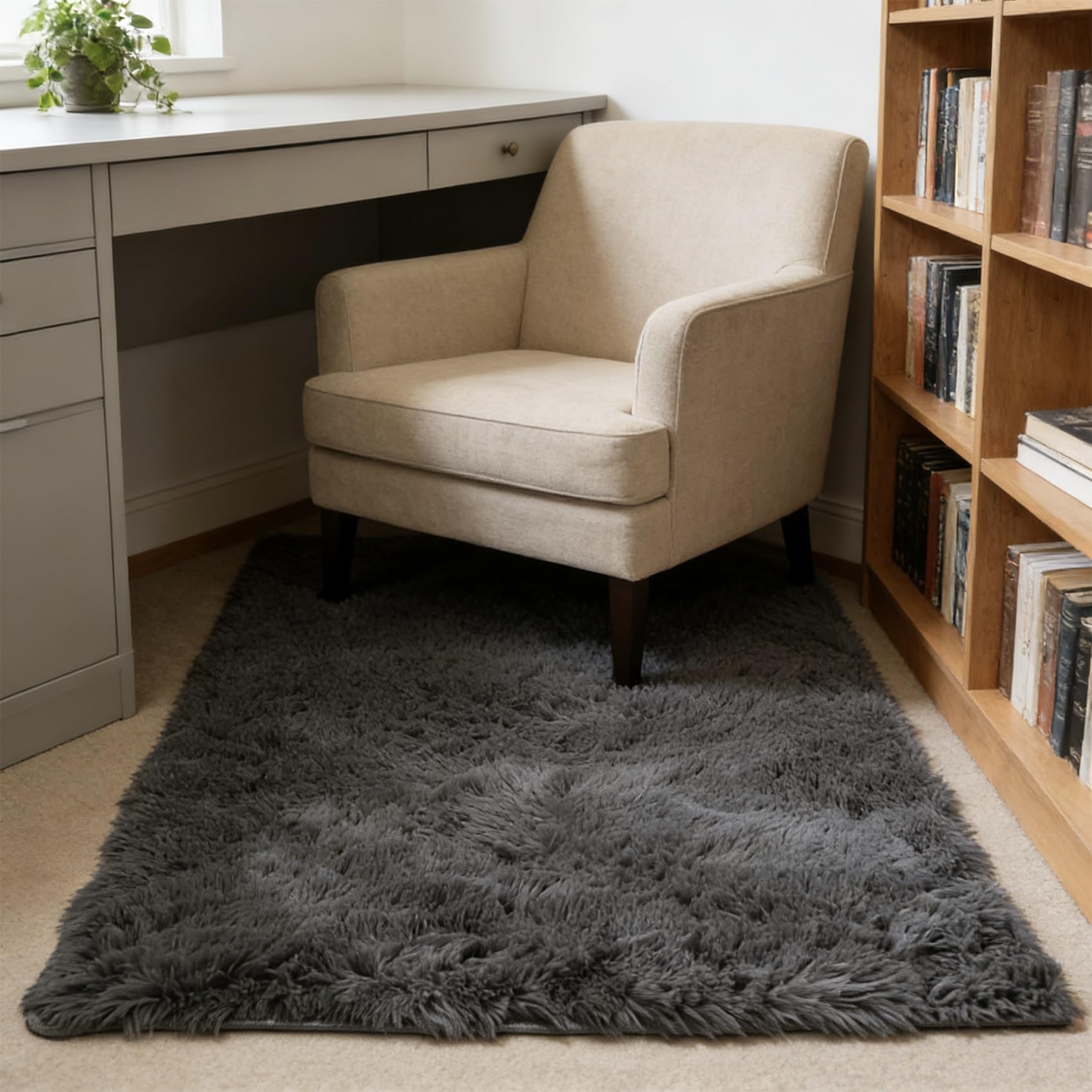Tapis salon grand modèle gris pour réchauffer l'ambiance du bureau