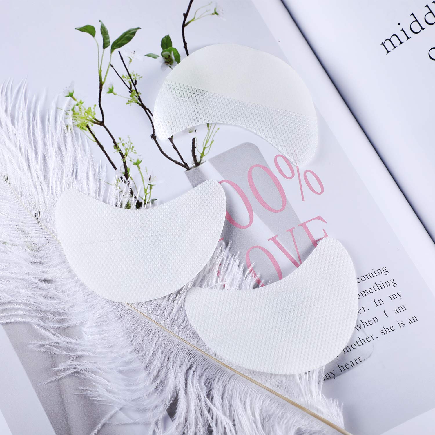 200 Pieces Eyeshadow Stencils White Eyeshadow Shield Pads Adhesive under Eye Eyeshadow Pads for Women Makeup Using (S Size)