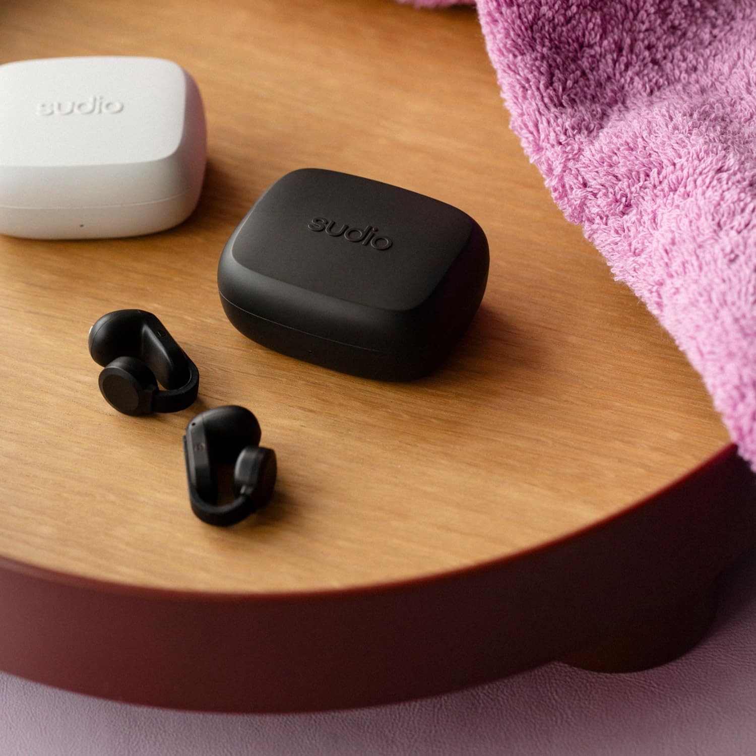 sudio B3 Noir Minuit - La Pince d'oreille Open Air. Fabriqué à partir de Plastiques recyclés. Casque Ouvert, Technologie de Conduction osseuse, Bluetooth 5.4, résistance à l'eau IPX4.
