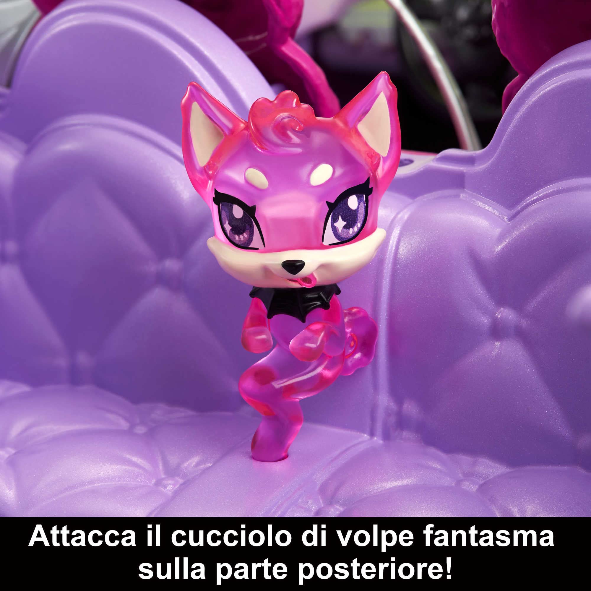Monster High - Mostromobile, macchina giocattolo con animale, accessorio e ghiacciaia portatile, cabrio viola con dettagli a ragnatela, Giocattolo per Bambini 4+ Anni, HHK63
