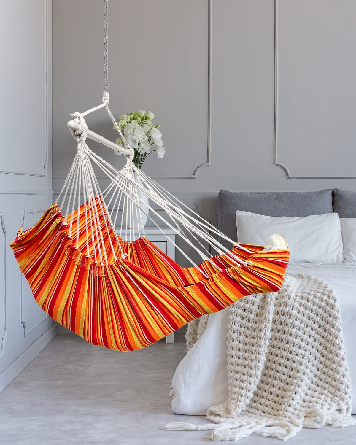 Miztli Hamaca para silla colgante con reposapiés, máximo 500 libras, barra separadora de acero con anillos antideslizantes, 2 cojines incluidos, para dormitorio, interior y exterior