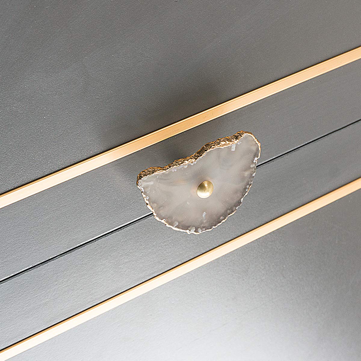 TentHome 4 Stück Kommodenknöpfe Möbelgriffe Schubladenknöpfe Möbelknauf Messing Möbelknöpfe Schrankknöpfe Garderobe Schrankgriff Natürliche Geode Achat Scheiben (Weiß)