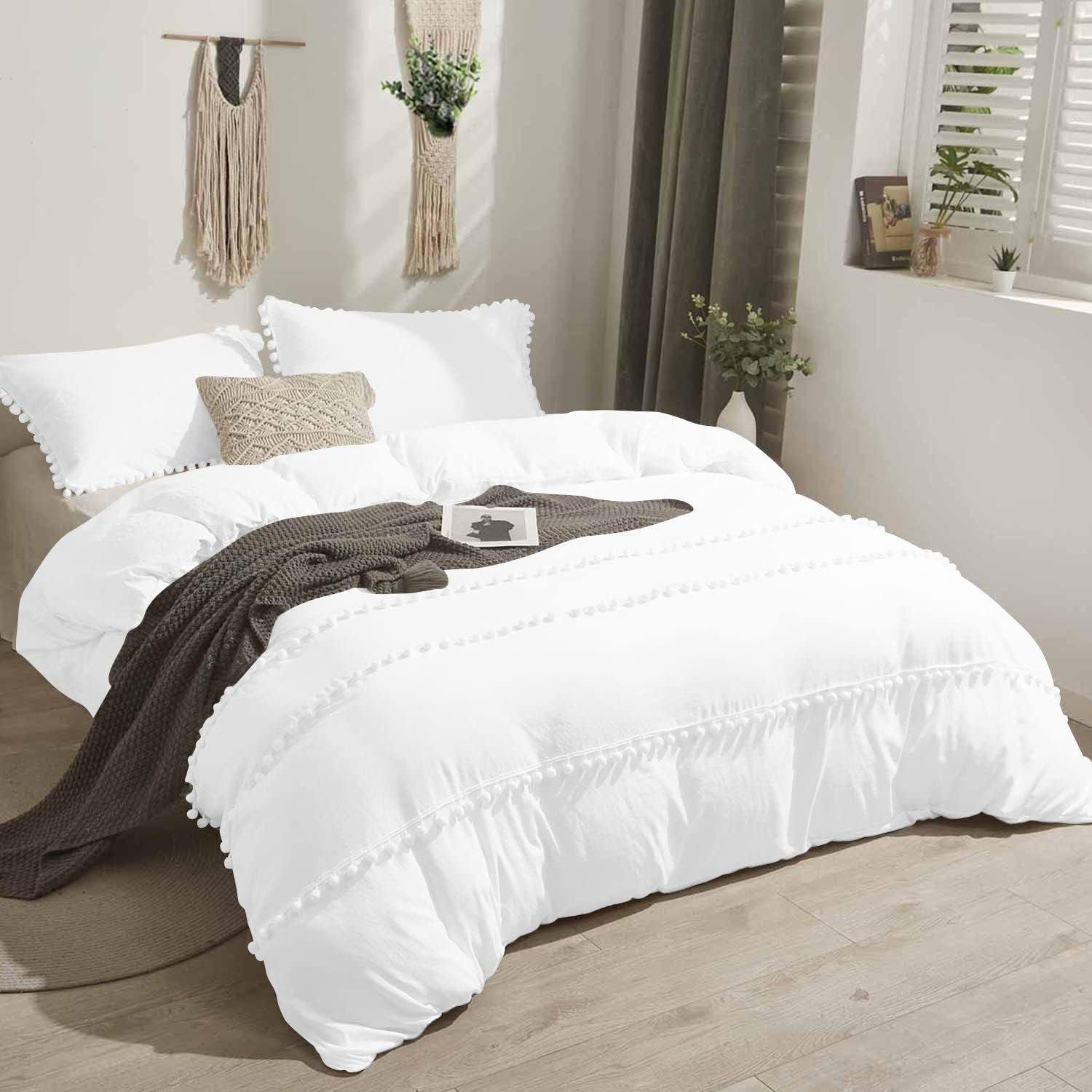 Tony's Textiles 5 Piece Boho Chic Pom Pom Comforter, All Season Down Alternative Bedding Comforter with 4 Pillow Shams (King/California King Size, White) 1000 Thread Count | 550 GSM Filling