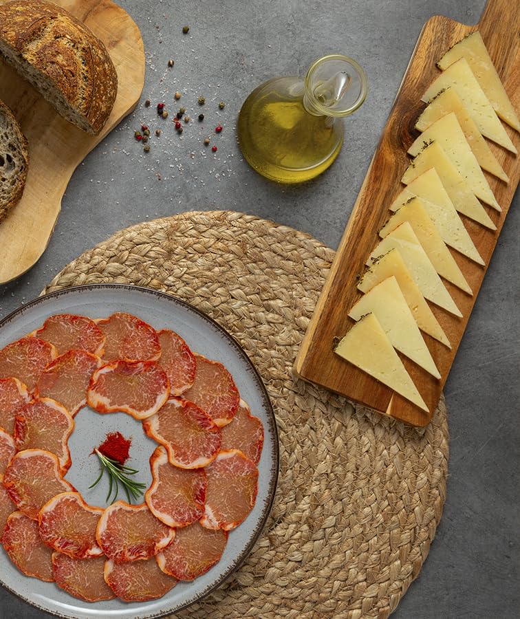NICO JAMONES - Caja Ibérica Gourmet. Una selección de lomo, embutidos y quesos gourmet que celebra la esencia del sabor ibérico. 1.3Kg