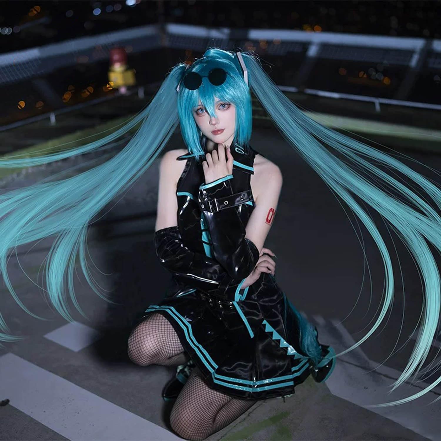 Anime H'atsune M'iku Disfraz de cosplay Juego de role Uniforme Conjunto Completo Halloween Fiesta Carnaval Traje de Vestir con Peluca Tocado Gafas Pendiente para Mujeres