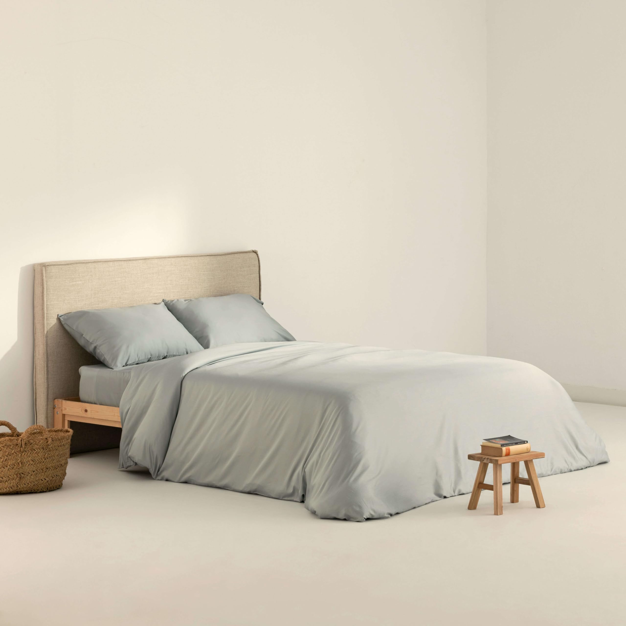 BELUM | Funda Nórdica Satén 300 Hilos para Cama de 105 Medida Producto: 180x220 cm Color: Ultimate Grey | Funda Nórdica Satén Cuenta con: Cierre con Botones Ocultos Transparentes.