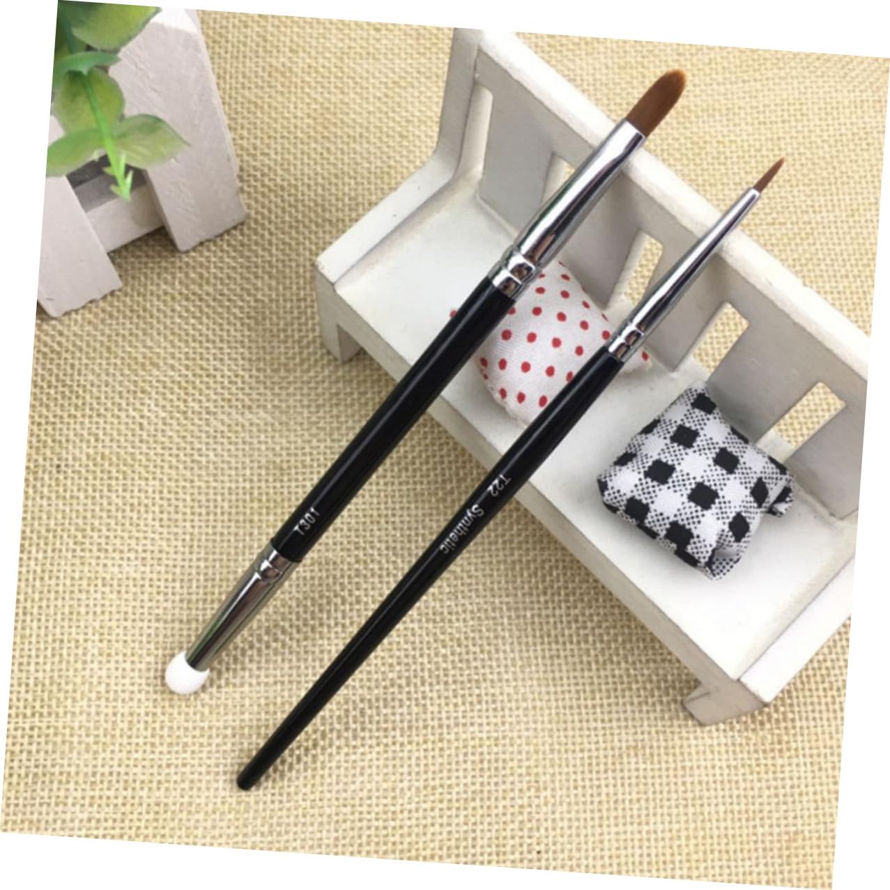 3Pcs Double-head Concealer Brushes Thick Bristles Creative Eyeliner Makeup Tools Portable for Home Travel Party Use