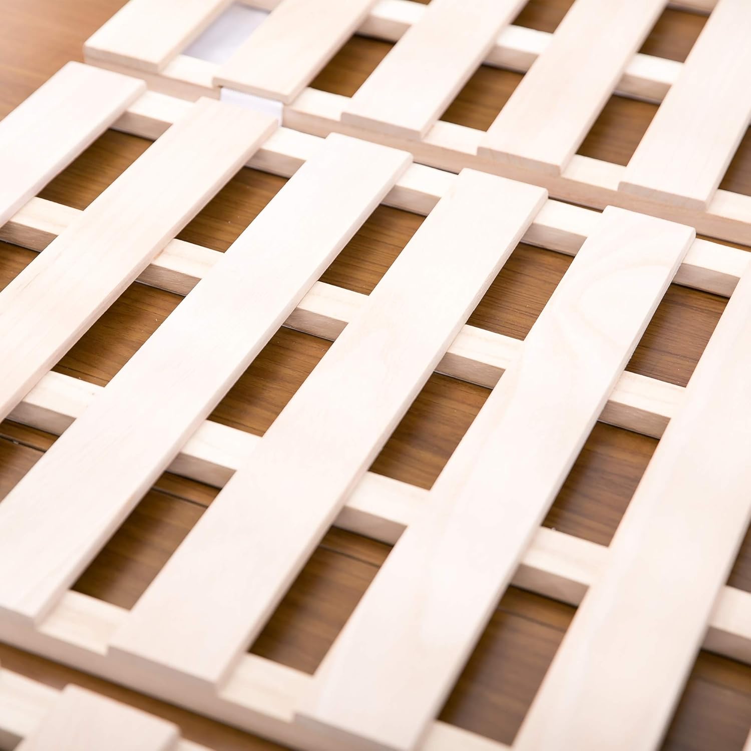 すのこ 四つ折り ベッド ダブルサイズ 天然桐 木製 ベッドフレーム 折りたたみ 通気性 耐荷重200kg 滑り止め付き コンパクト