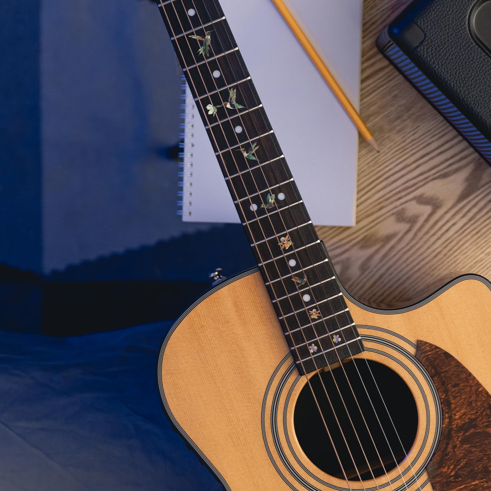 PLIGREAT 2 Pz Chitarra Decor Adesivi Chitarra Collo Adesivo Fai Da Te Chitarra Decor Uccelli Rimovibili Decalcomanie Fiori per Chitarra Acustica Decor Chitarra Musicale Basso Forniture