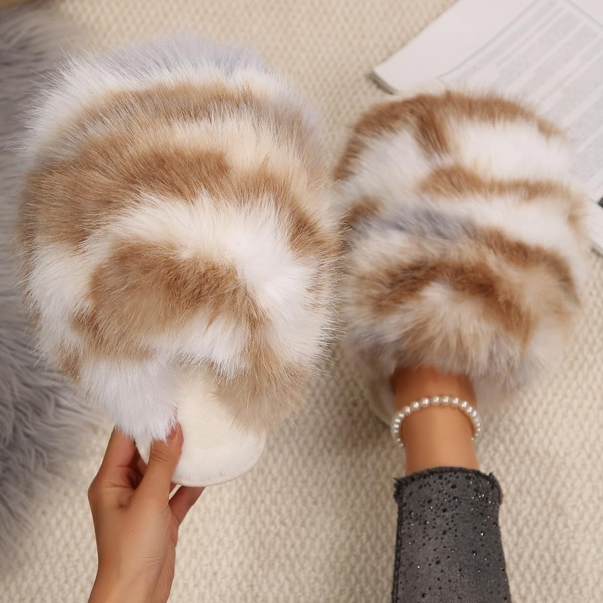 Pantofole Con Pompon Soffici Morbide E Felpate Stampate a Righe Chiuse Comode in Pelliccia Sintetica Antiscivolo Scarpe