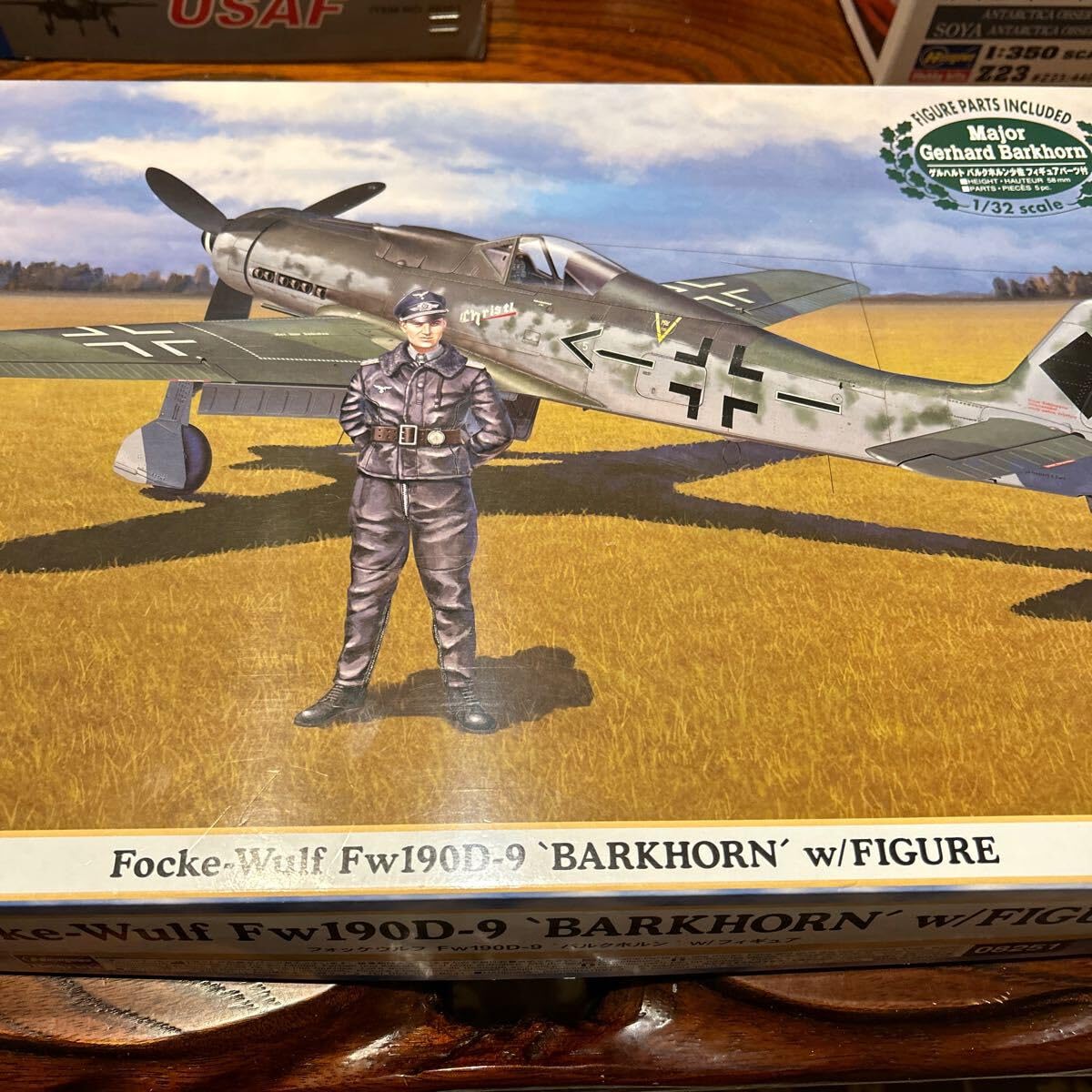 Amazon | フォッケウルフ Fw190D-9 バルクホルンフィギュア付き 限定版