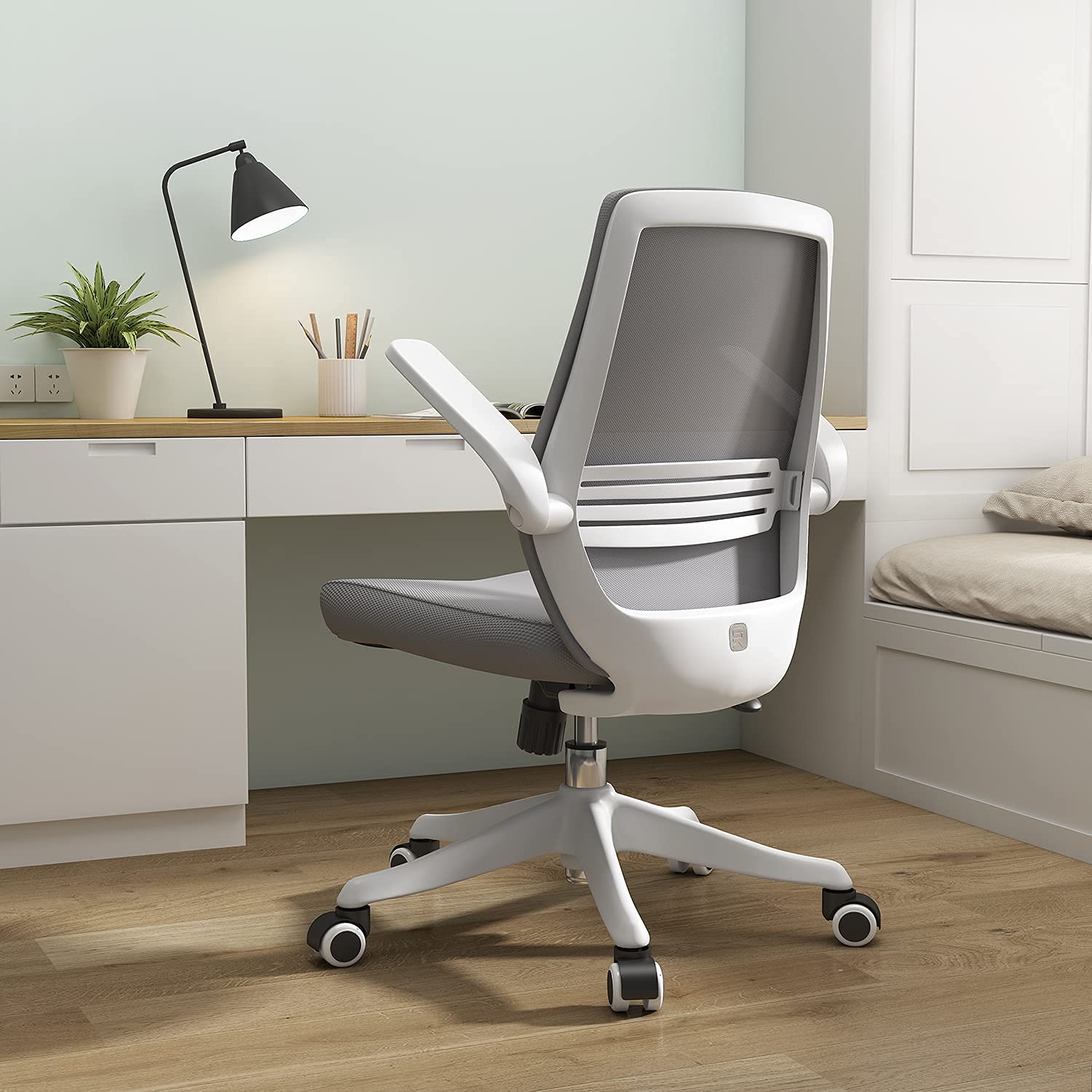 SIHOO Ergonomic Office Chair, Swivel Desk Chair Height Adjustable Mesh