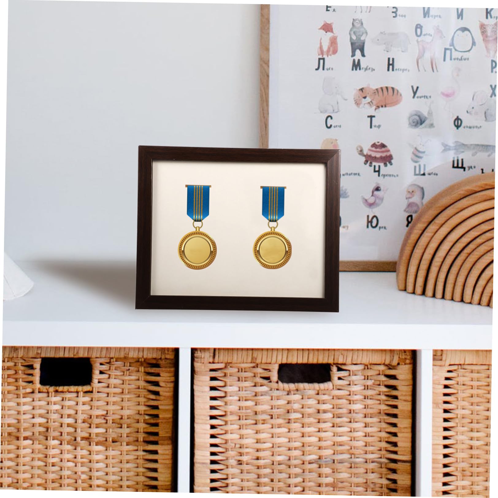 DOITOOL Porta Medaglie in Legno per 2 Medaglie, Cornice Decorativa Semplice e Creativa, Resistente e Fatta a Mano, per Esposizione in Casa