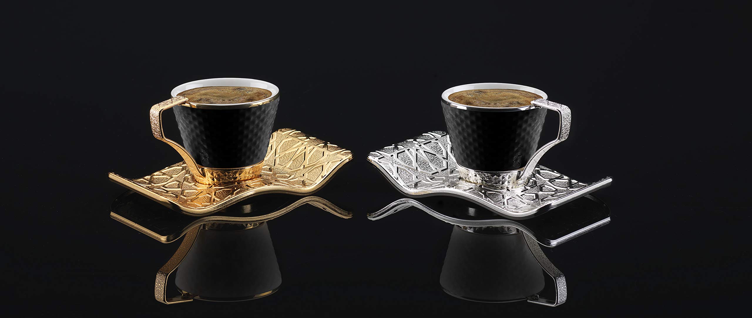 DEMMEX Set mit 6 Espressotassen für türkischen griechischen Kaffee mit Tassenhaltern und Untertassen, Porzellantassen, verzierten goldfarbenen Metalluntertassen und Tassenhaltern, 80 ml (Weiß – Gold)