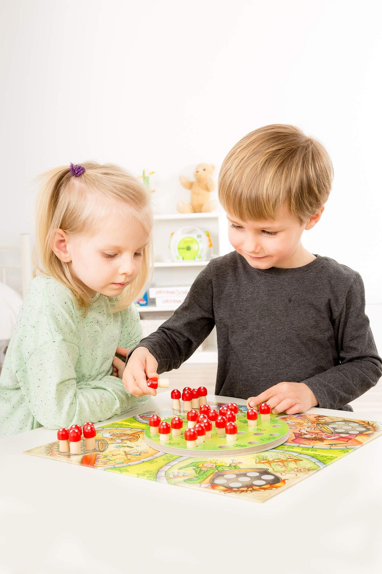 Beleduc - Jeu de Société Enfants La Cuisine des Sorcières - Jeu de Plateau Mémoire & Observation Dès 4 Ans - Jeux de Société 2 à 4 Joueurs - Motricité Fine, Apprentissage De La Lecture & l'Écriture