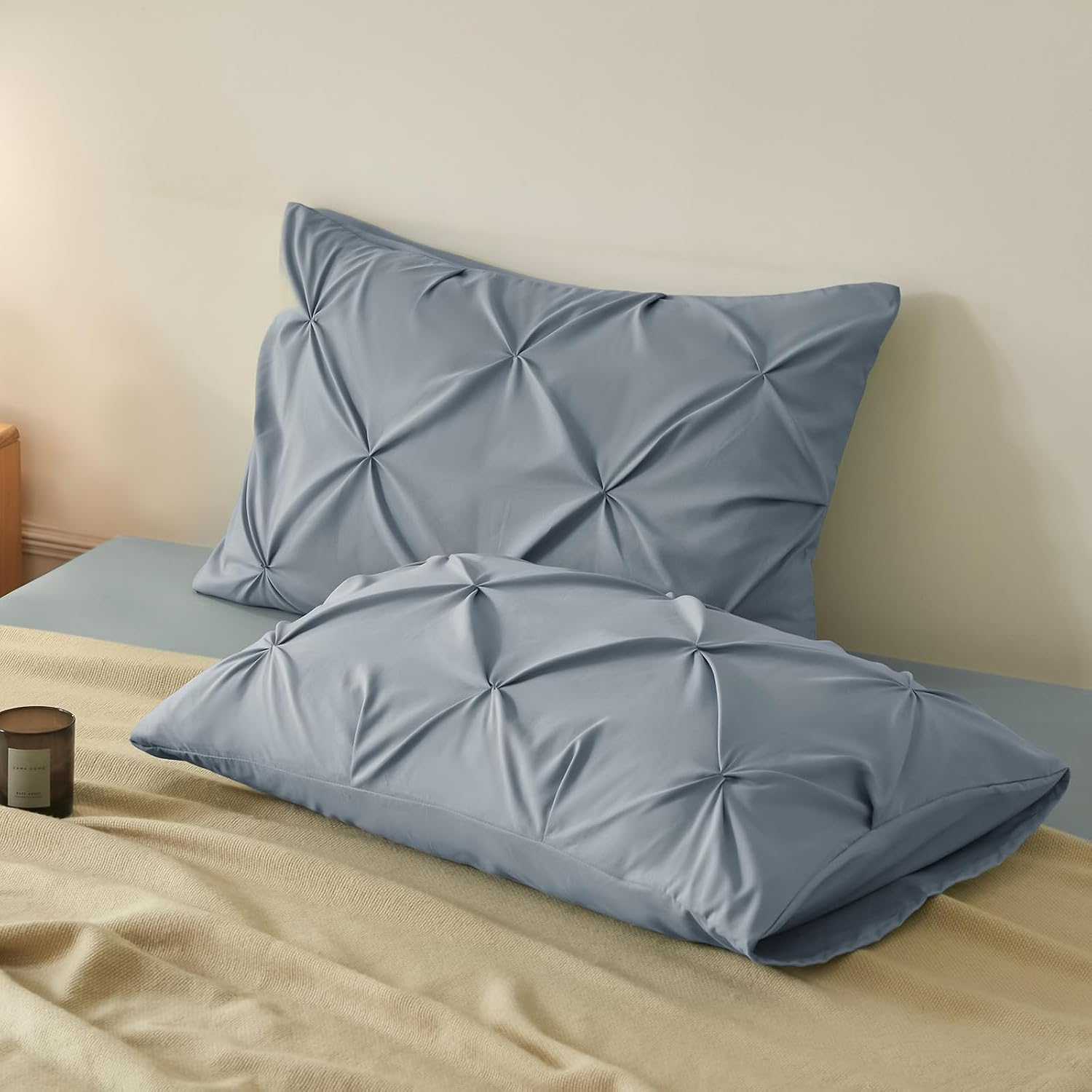 VACVELT 2pc Light Gray Pintuck Pillow Shams King, Envelope Closure image 4